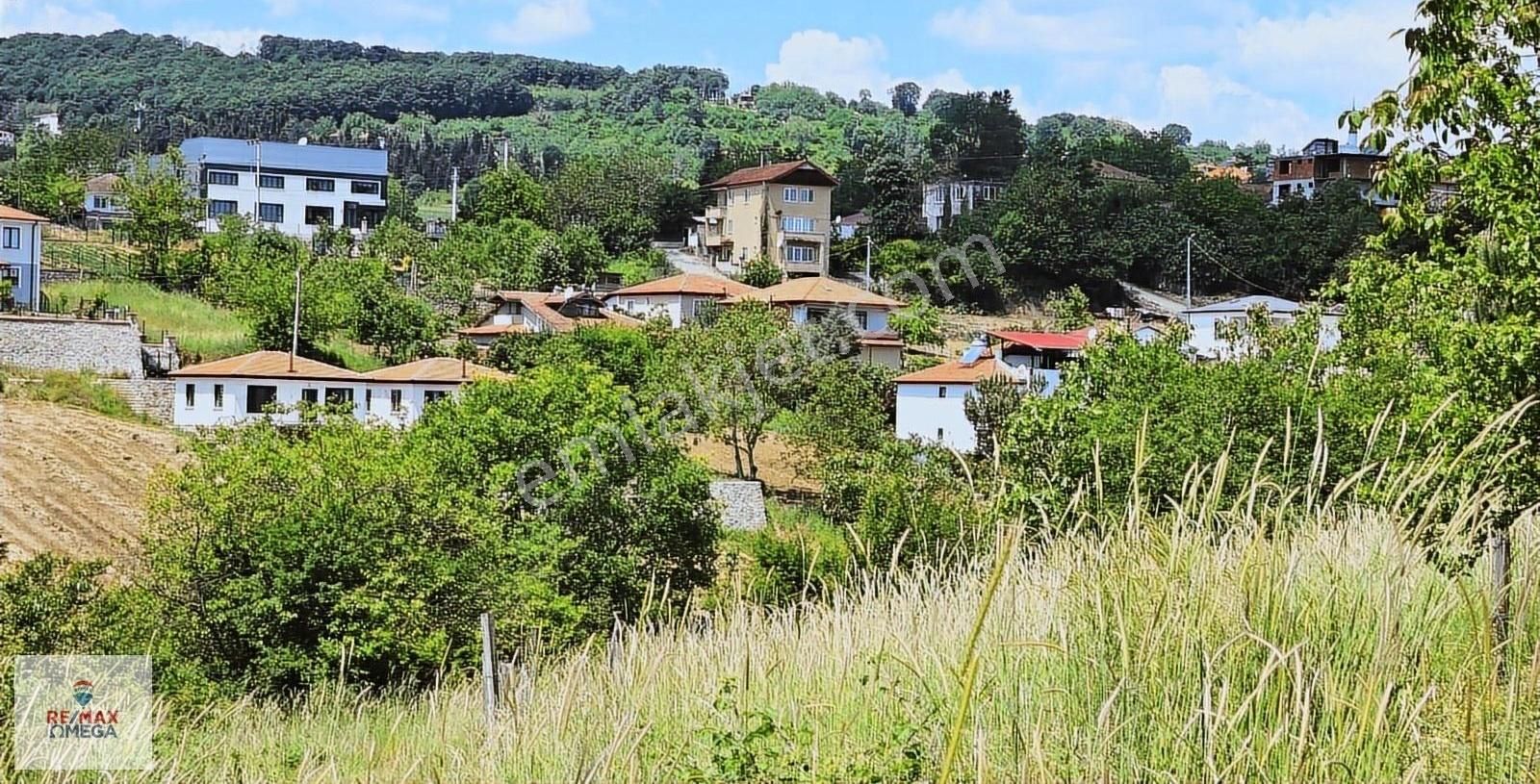 Akmeşe'de Satılık Yanyana Imarlı Iki Arsa