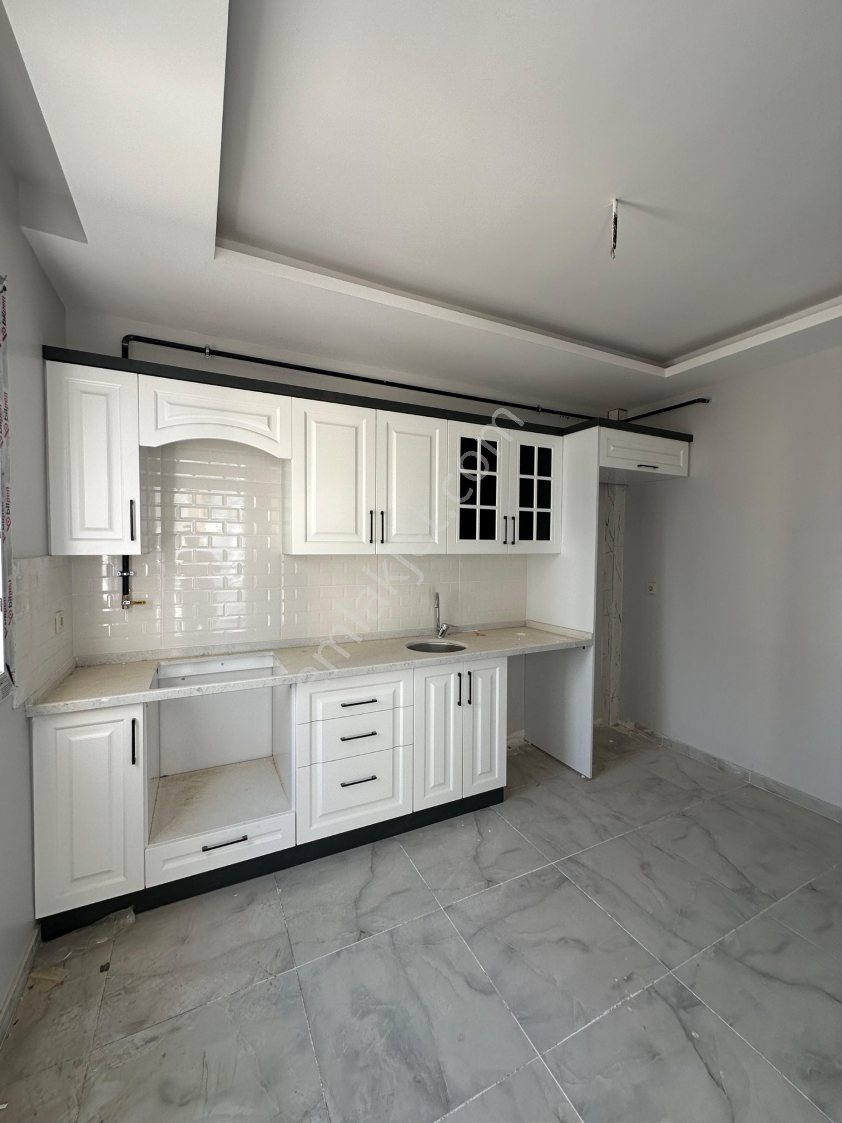 Gültepe Mah Bulvar Üzeri 2+1 K.mutfak Hasarsız İskanlı Kiralık Daire