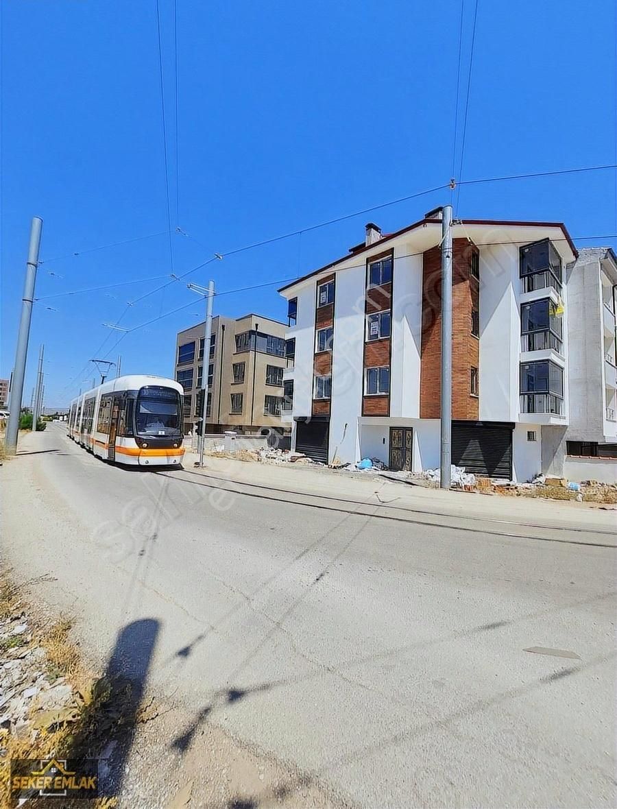 Şekerden Şehir Hastahanesi Karşısı 55 M² 1+1 Arakat Daire