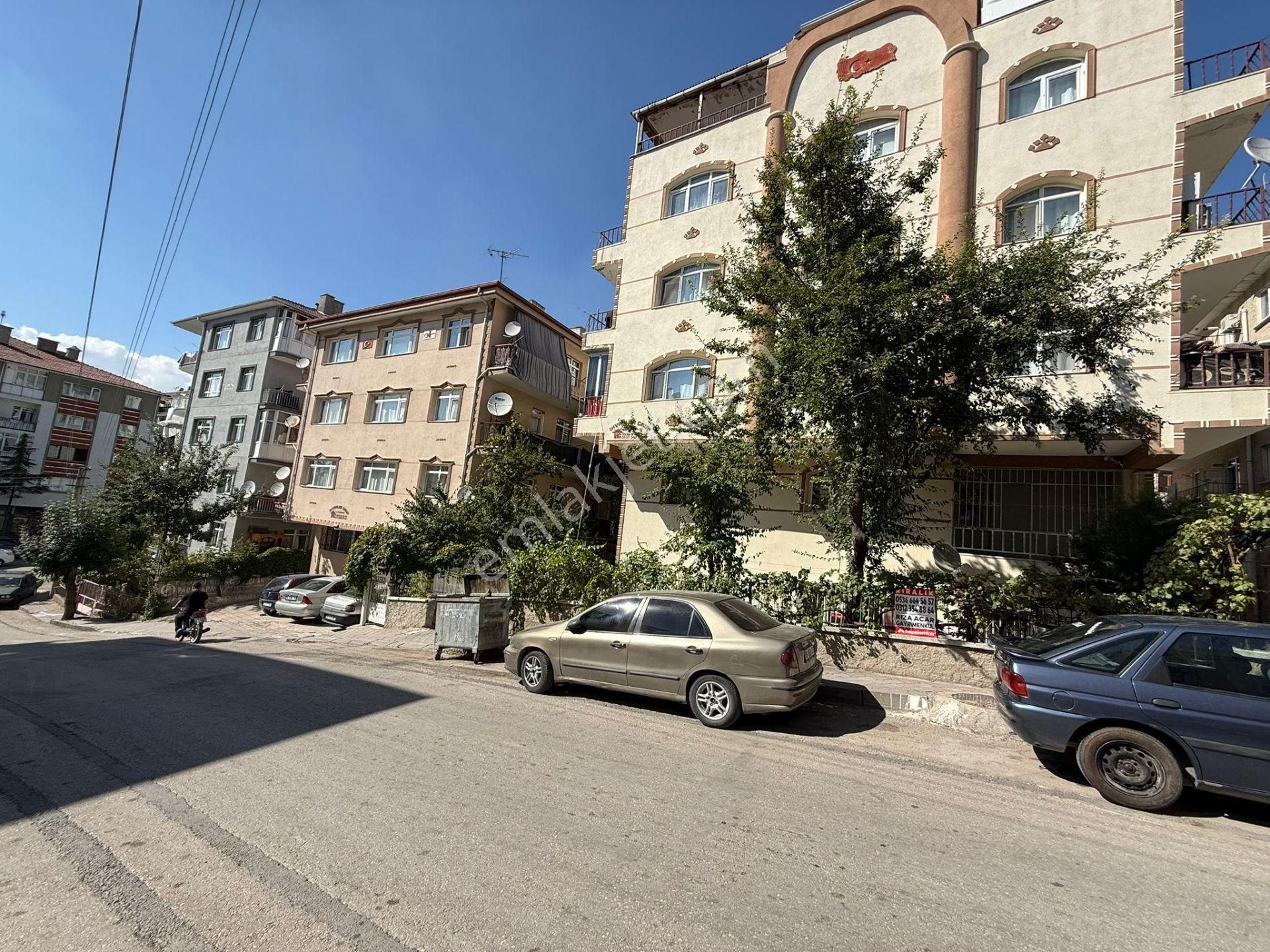 Rıza Acar'dan Mareşal Çakmak Mahallesinde 3+1 B. Katı Yapılı Boş