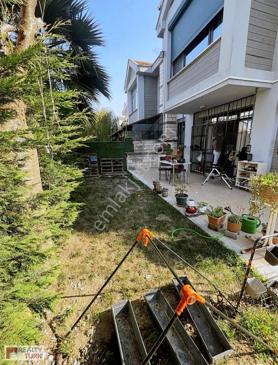 Bahçeşehir 2. Kısım İkiz Büyük Bahçeli Satılık Villa - Görsel 4