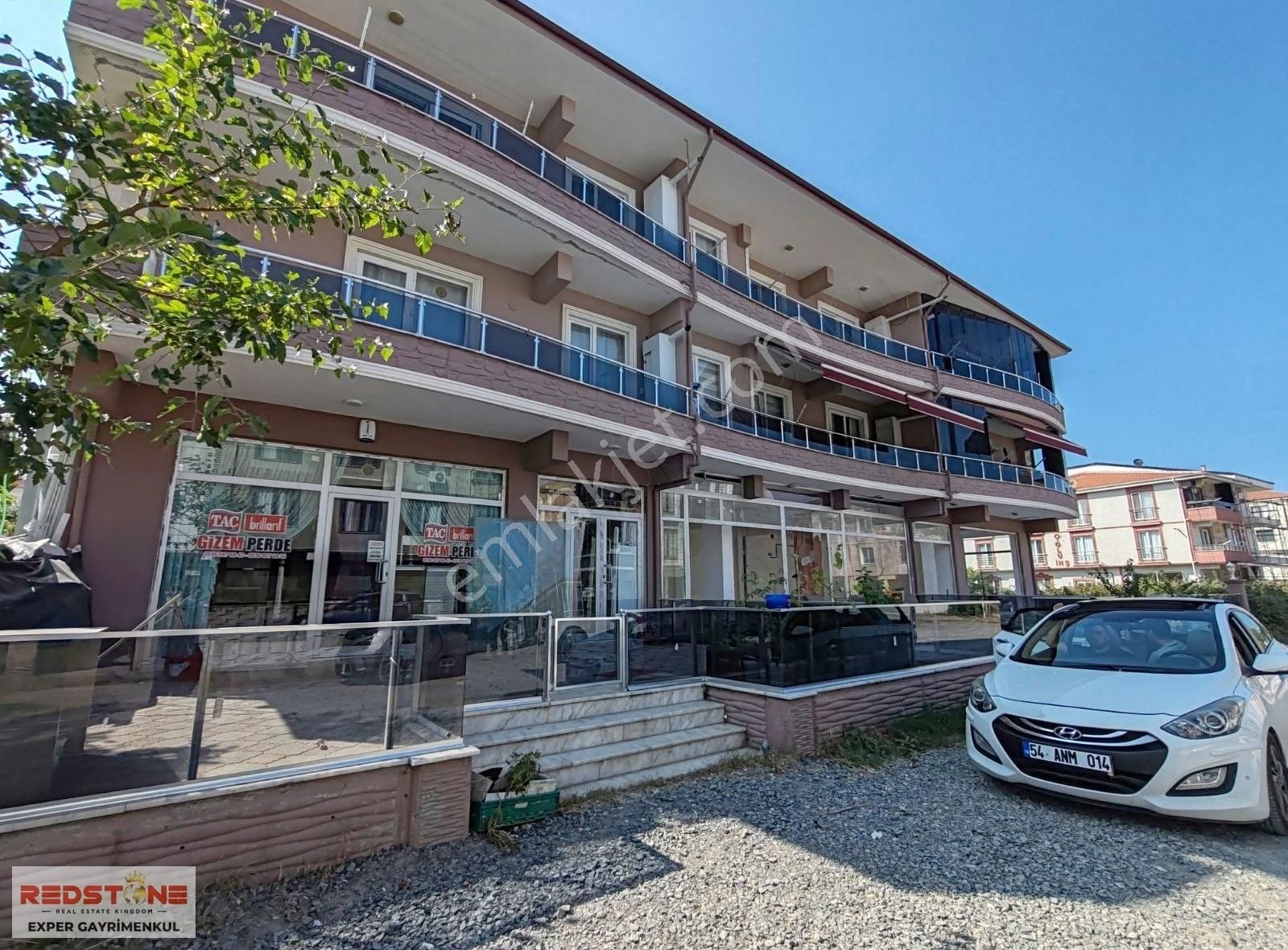 Karasu Aziziyede Hastane Yanında Ara Kat Geniş 2+1 Kiralık Daire