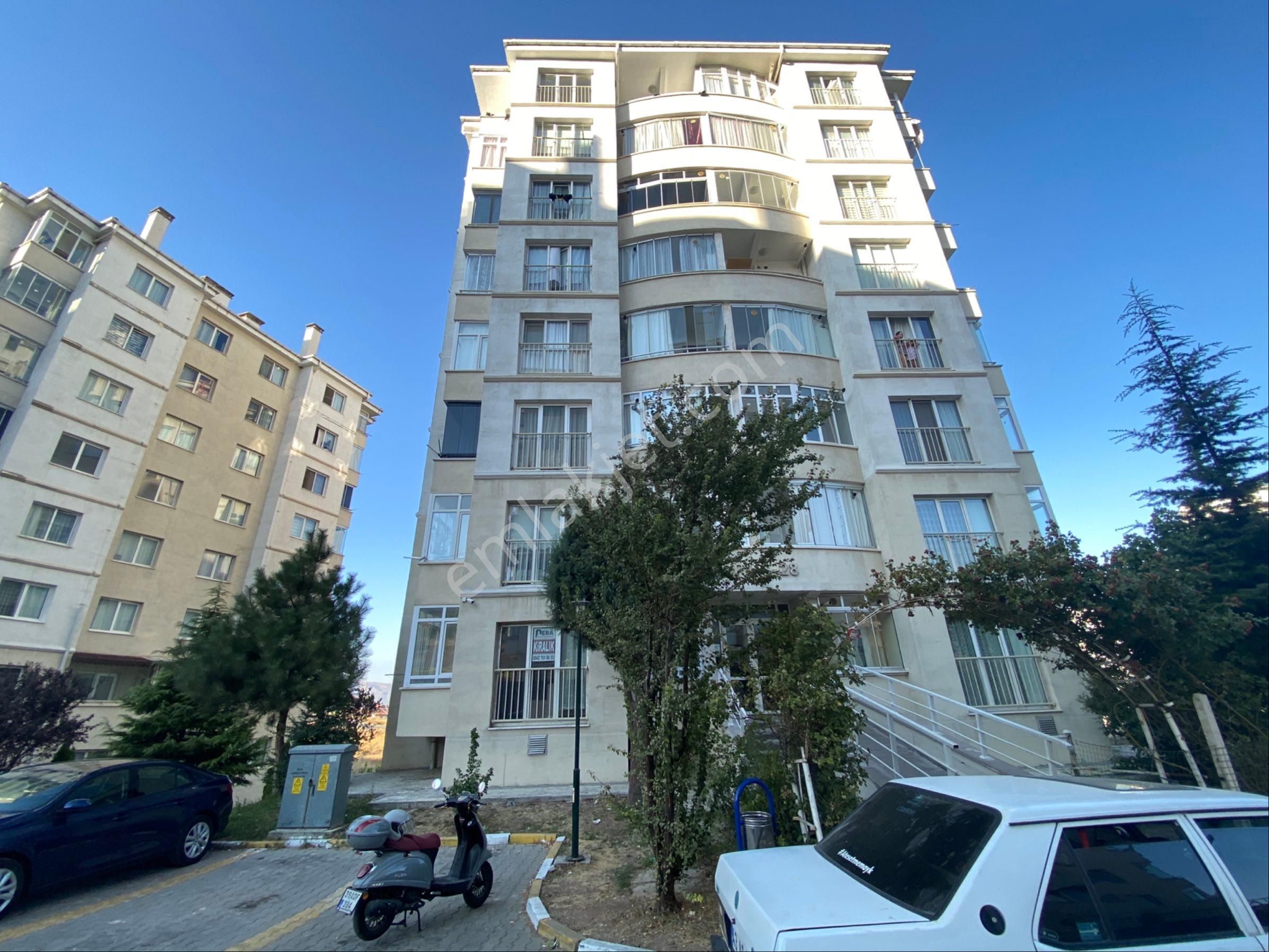Pera'dan Erenköy Tokiler'de 2+1 Kiralık Temiz Daire