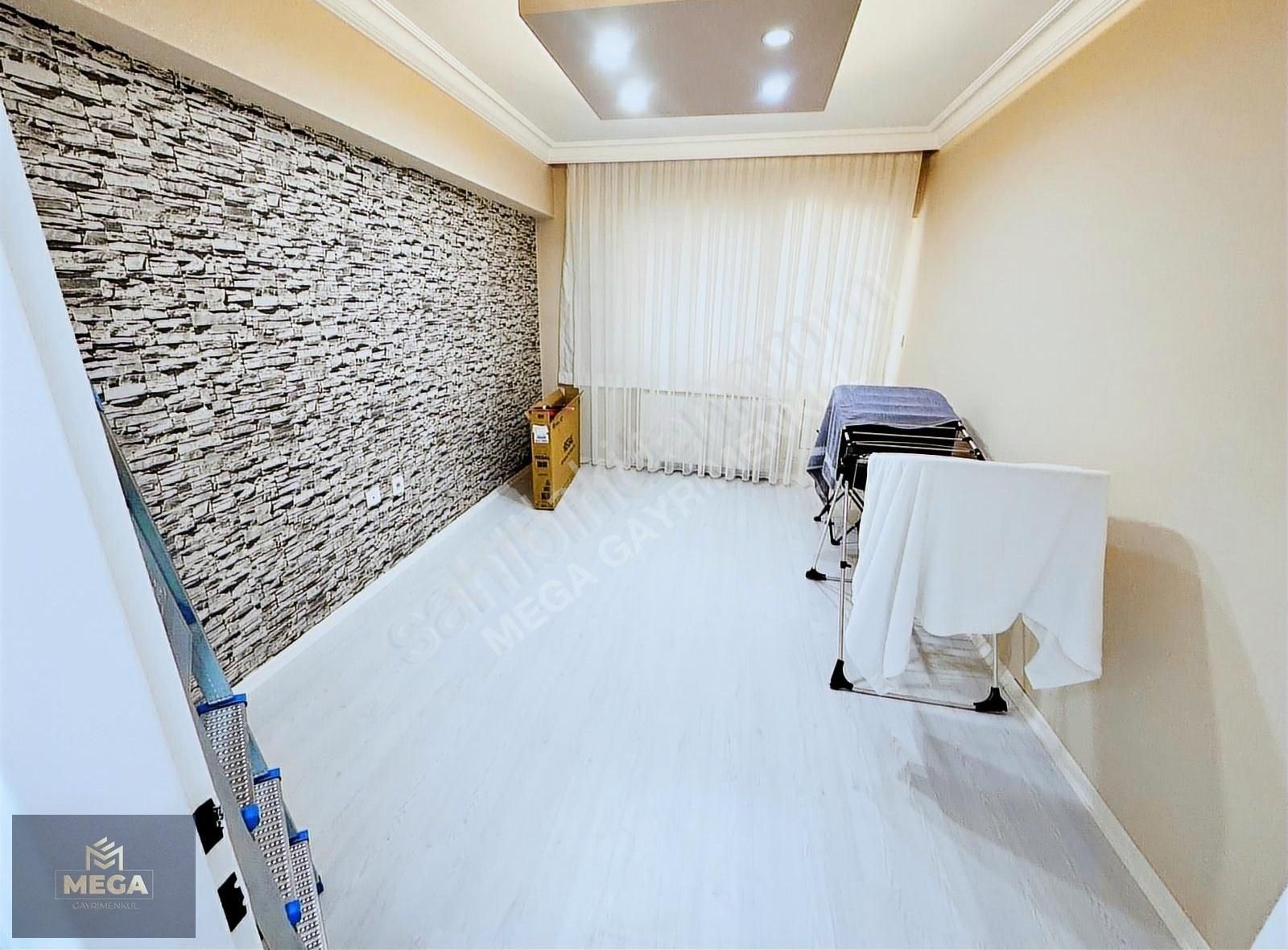 Çambaşı Cd Üzerinde Yeni Full Eşyalı Lüks Yapılı Balkonlu 3+1