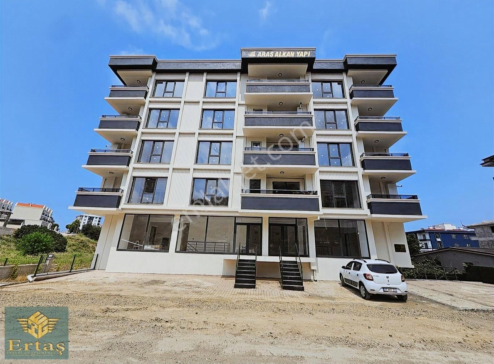 Körfez Mah Satılık Full Eşyalı Arakat 1+1 Daire