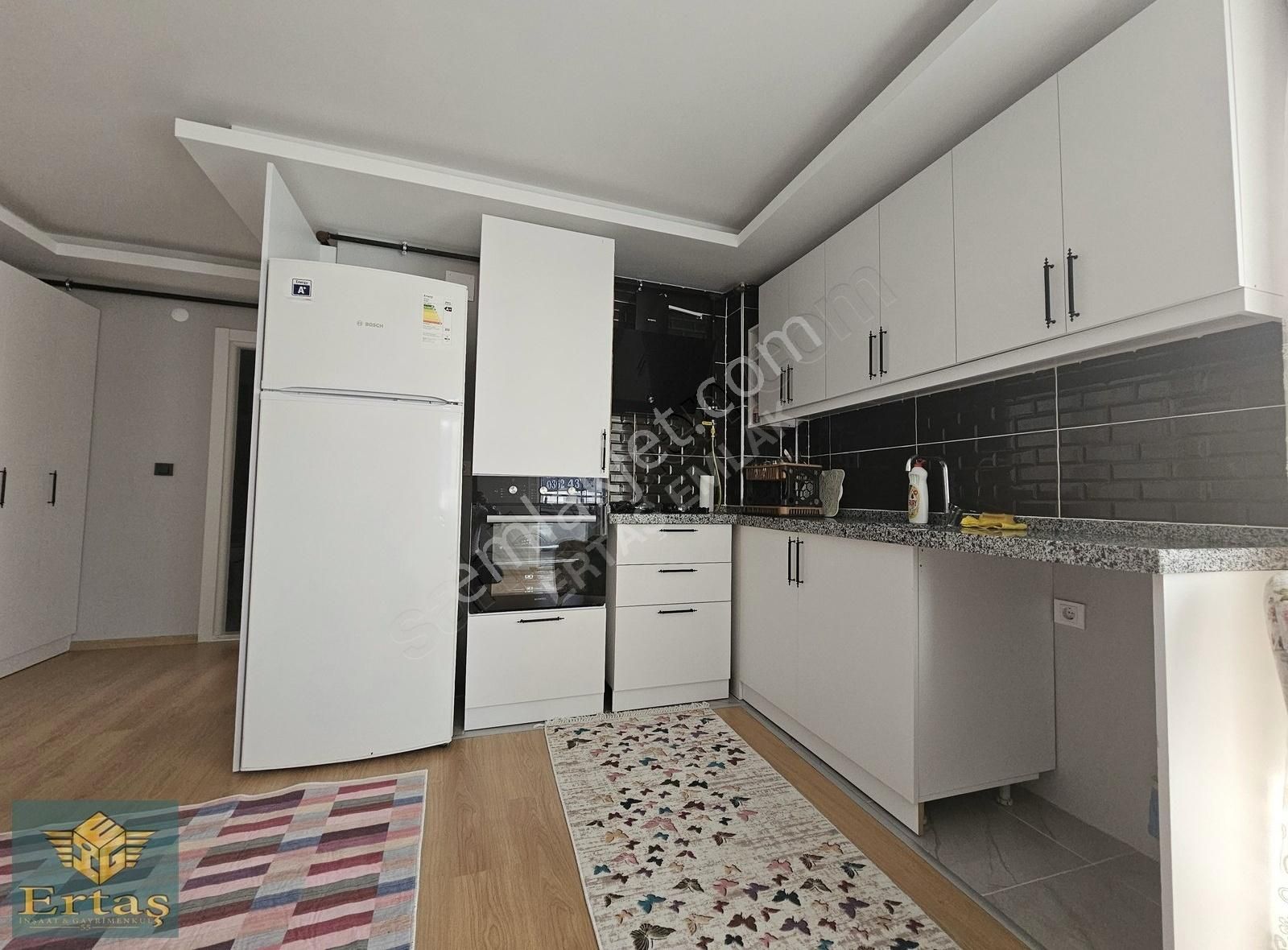 Eşyalı Hazır Kiracılı Cam Balkon Ve Kombili Satılık 1+1 Daire - Görsel 3