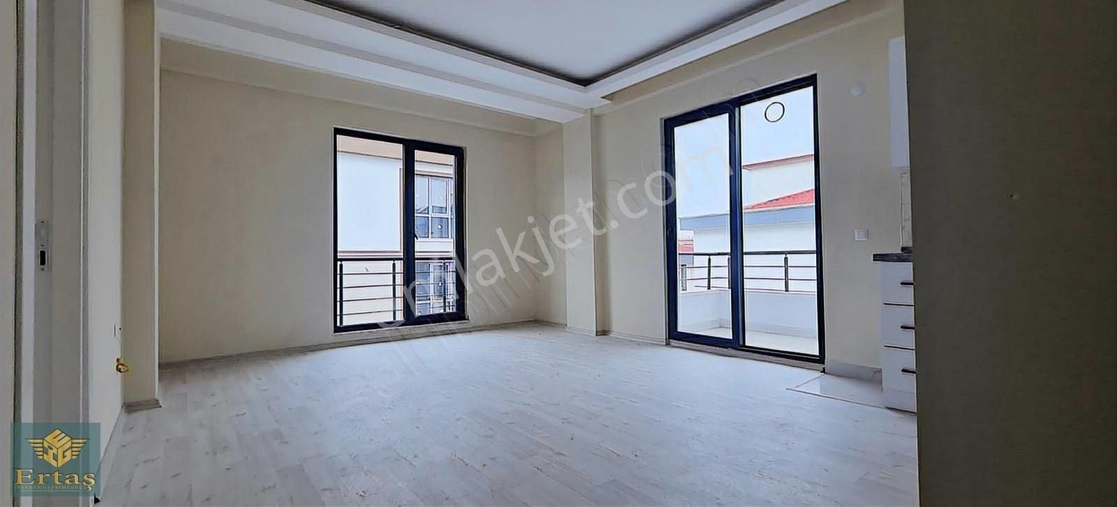 Atakumda Geniş Kullanımlı En Üstün Bir Alti 1+1 Daire - Görsel 12