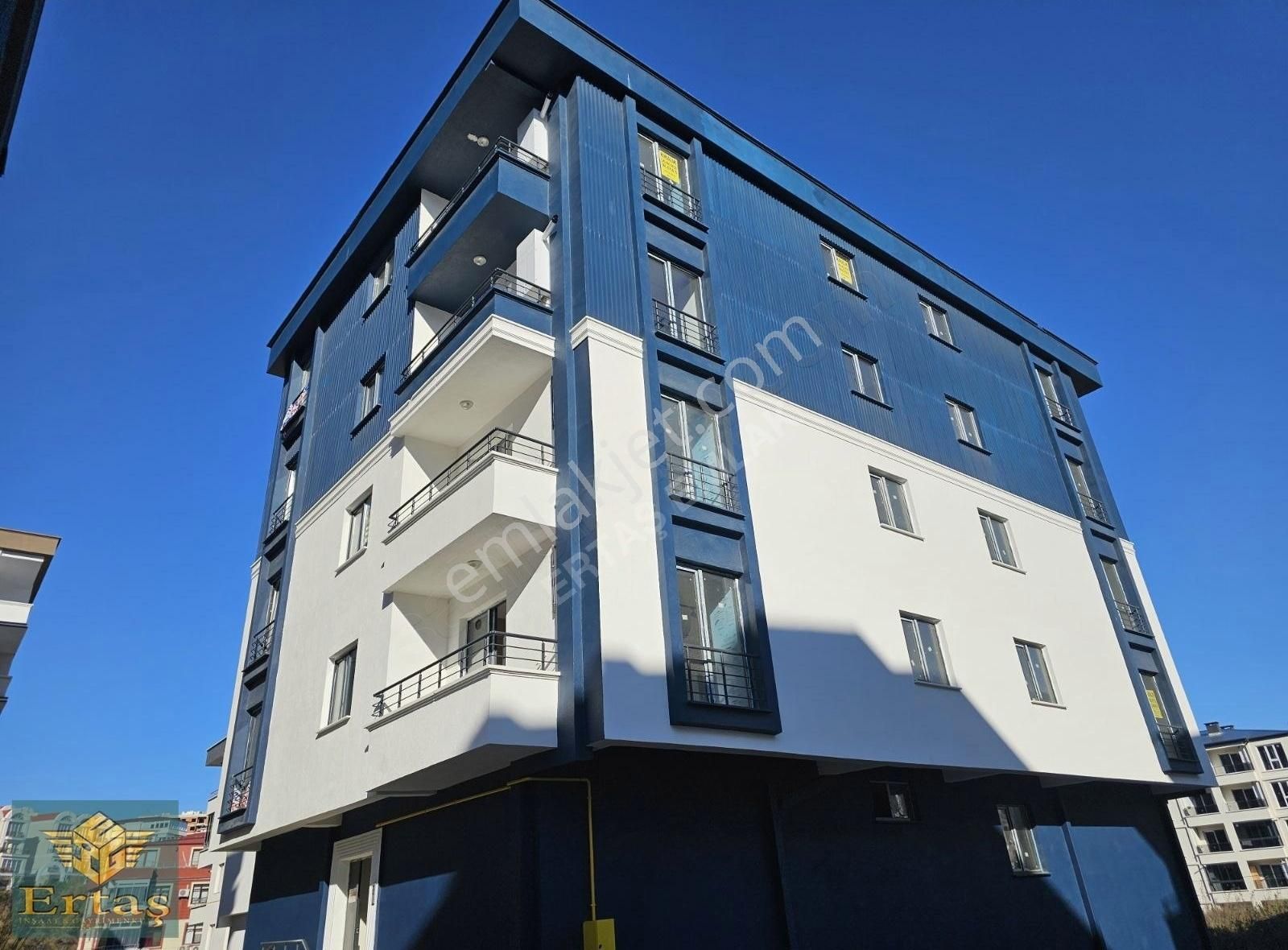 Körfez'de Tramvaya 350 Metre Kiralık Geniş ( 50 M2 ) 1+1 Daire