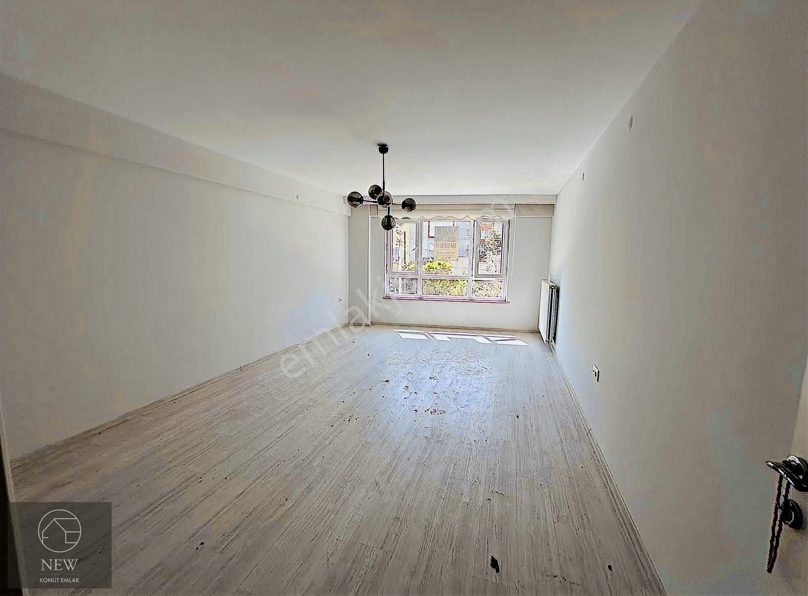 New Emlak'tan Esenli Caddesi Üzerinde Kiralık 3+1 Daire