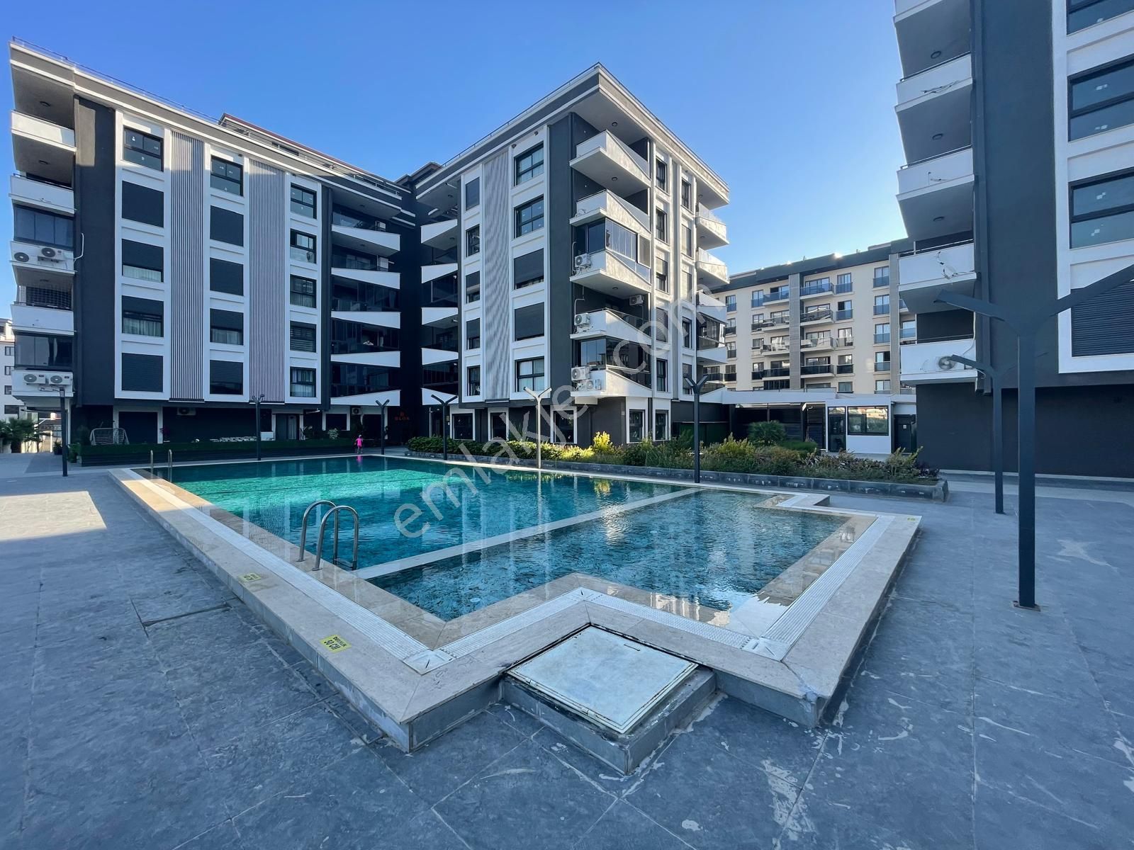 Eşiyok Tan Havuzlu, Kapalı Otoparklı Sitede, Satılık Lüks Daire