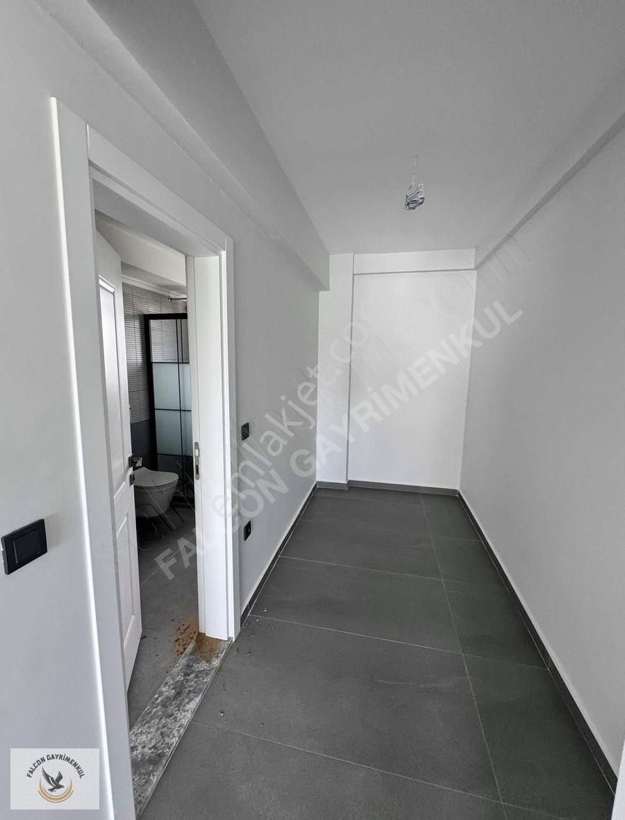 Çiftlik'de 300 M2 Arsa İçerisinde 180 M2 4+1 Satılık Villa - Görsel 32