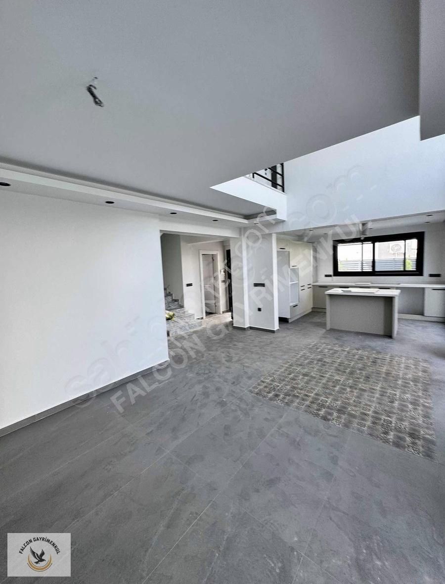 Çiftlik'de 300 M2 Arsa İçerisinde 180 M2 4+1 Satılık Villa - Görsel 16