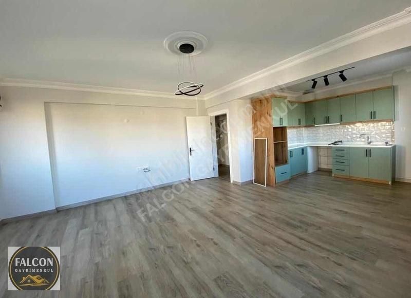 Falcon'dan Patlangıçta Geniş Ve Ferah 110 Metre 3+1 Daire - Görsel 13