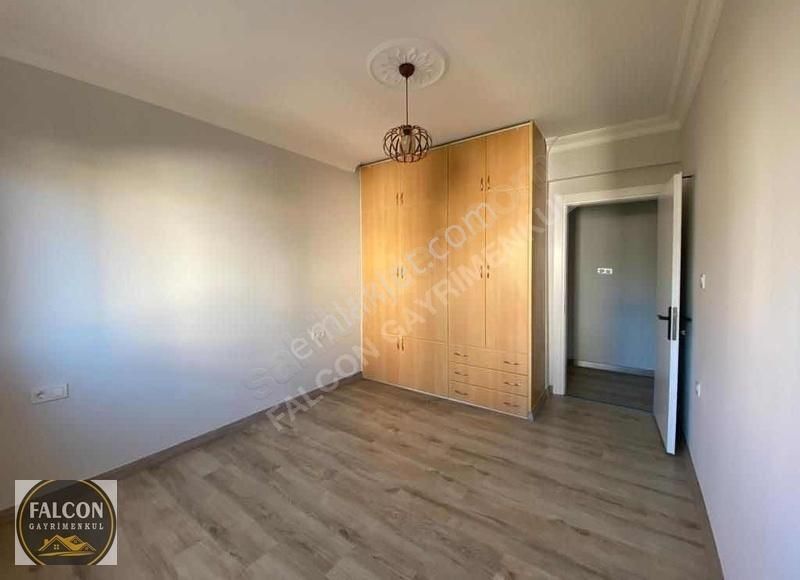 Falcon'dan Patlangıçta Geniş Ve Ferah 110 Metre 3+1 Daire - Görsel 8