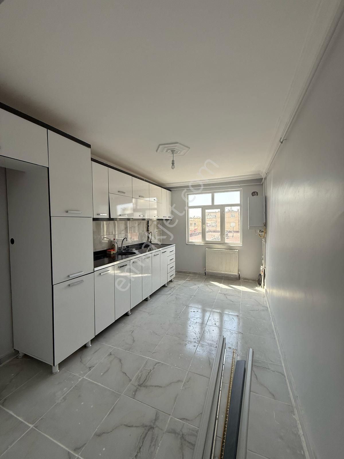 5 Nisan Mahlesinde 3+1 Teraslı Satılık Daire