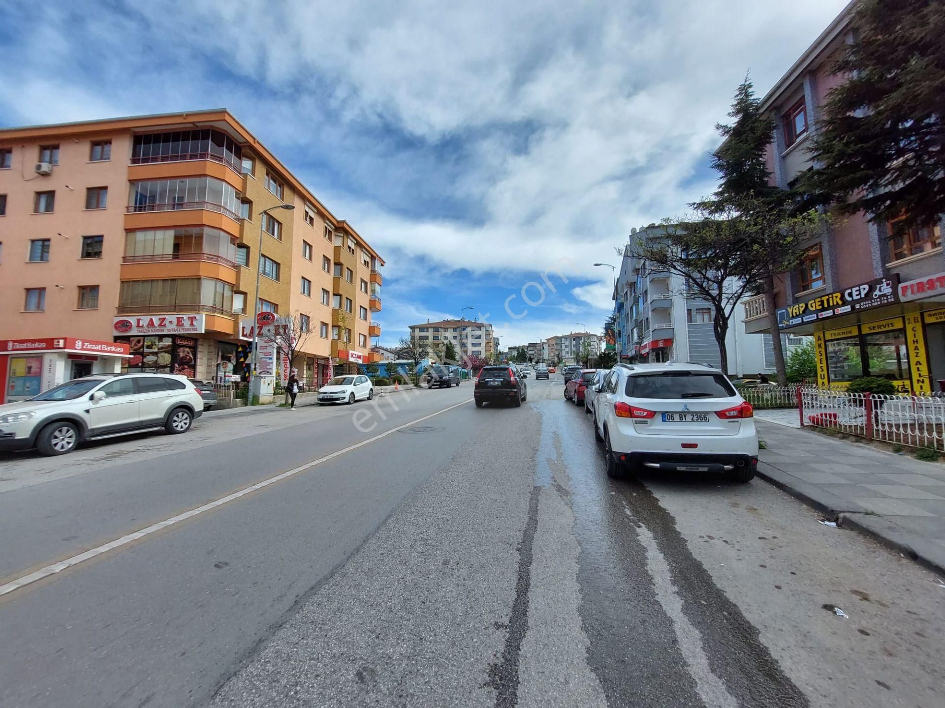 Göraldan 3+1 Lizbon Caddesi Üzerinde 1 Kat Ön Cephe Bağımsız Salon