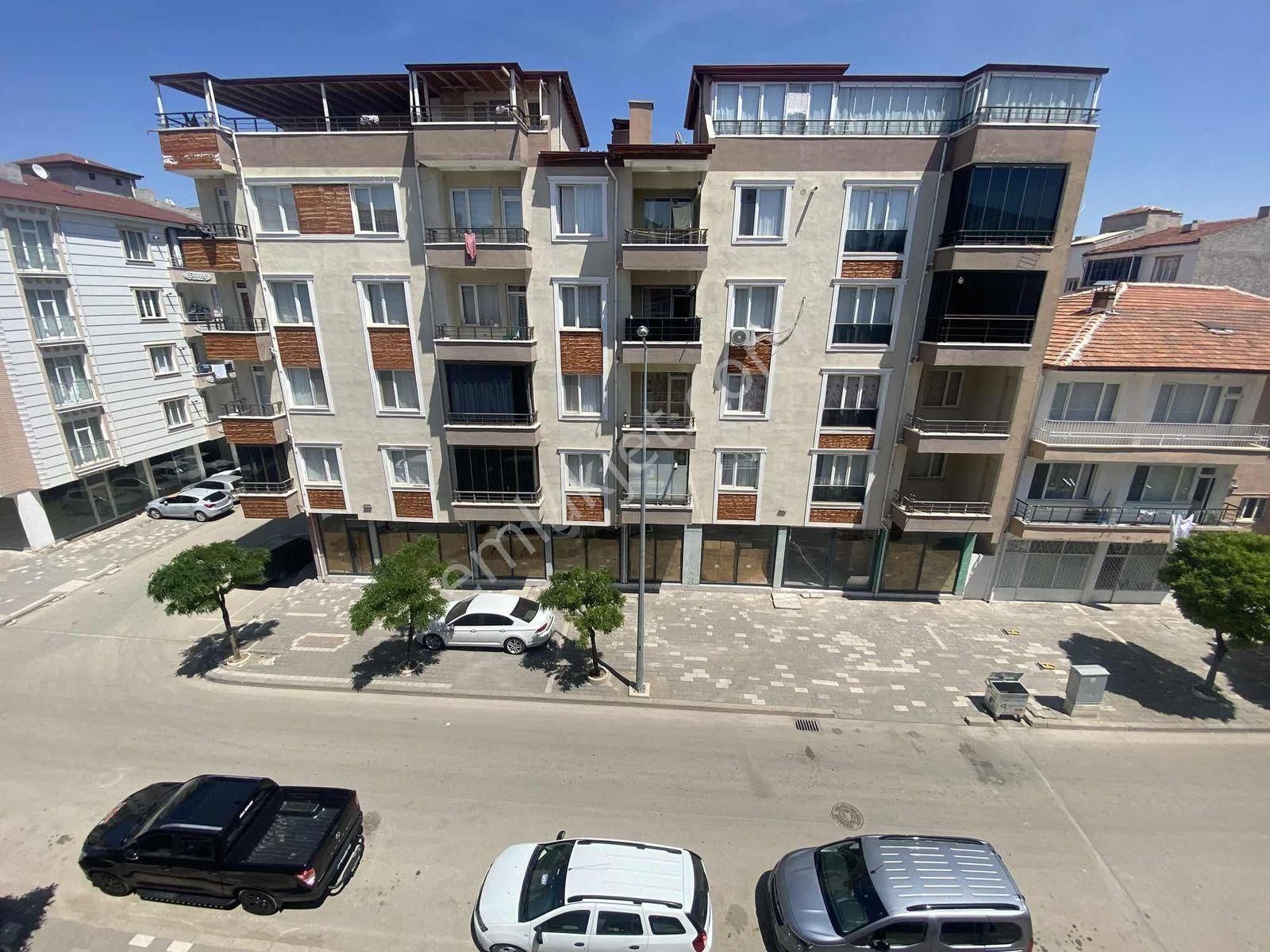 Yıldız Emlak'tan Merkezi Konumda Satılık Daire - Görsel 11