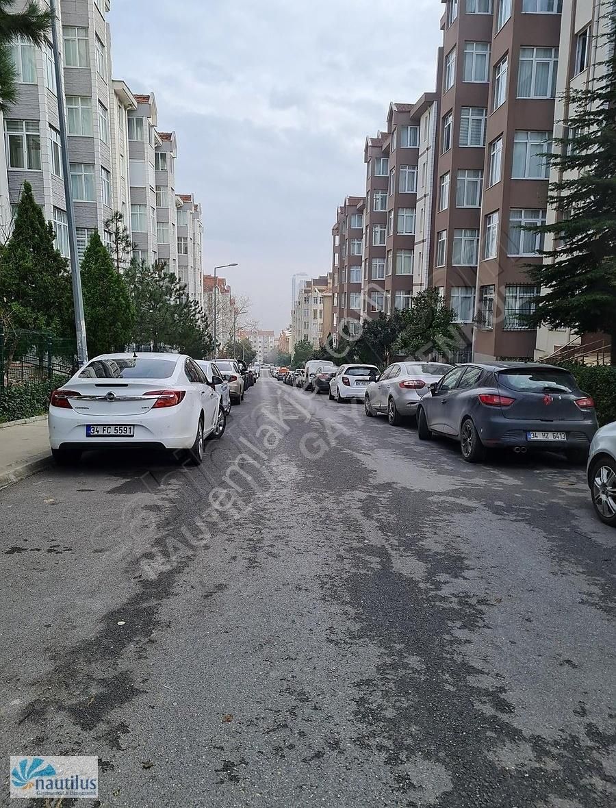 Esenkent Satılık 3+1 Daire Eşyalı Bakımlı Harika Yüksek Giriş