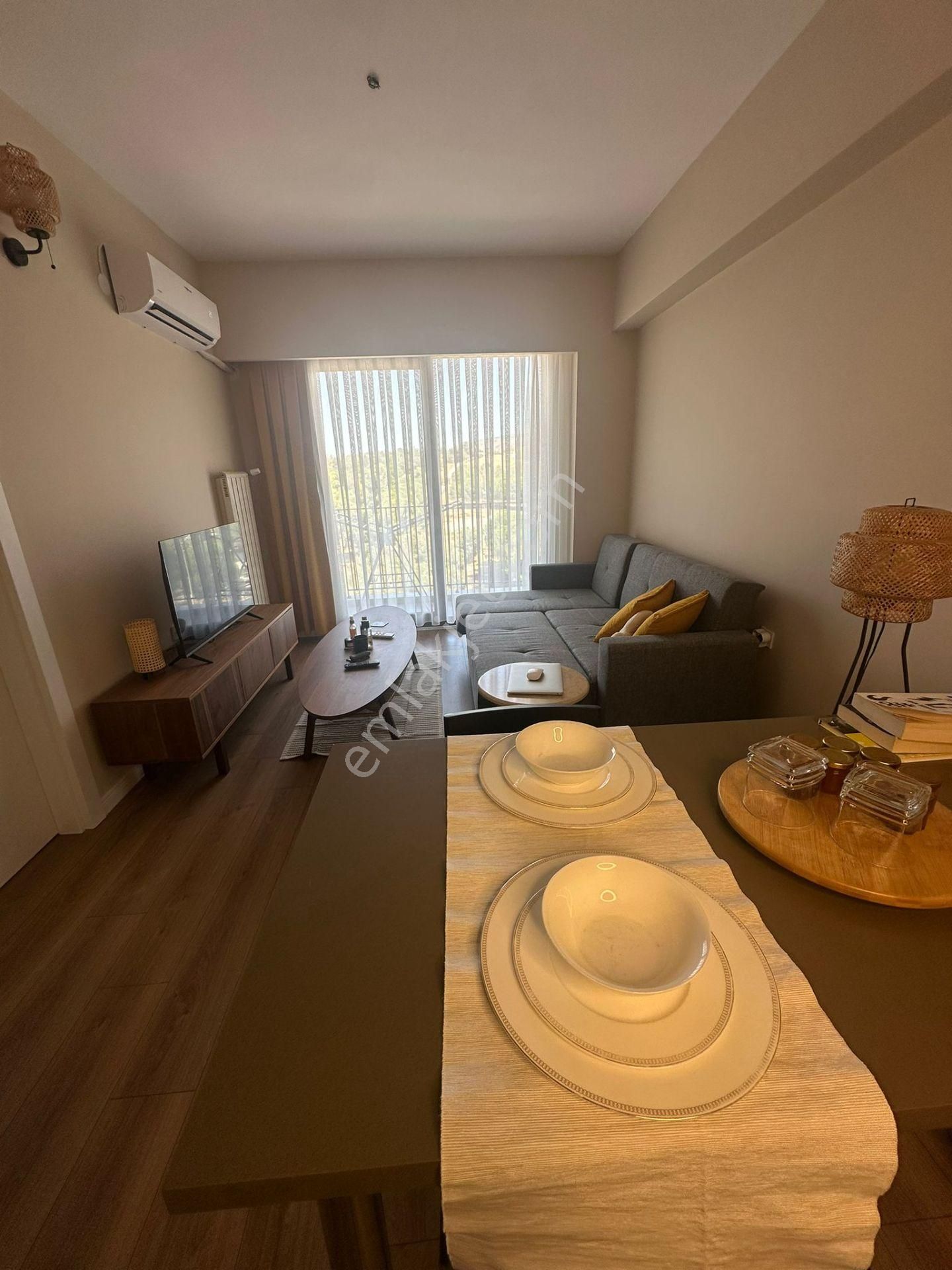 Çiğli Balatçıkta Eşyalı Site İçinde 1+1 Kiralık Daire