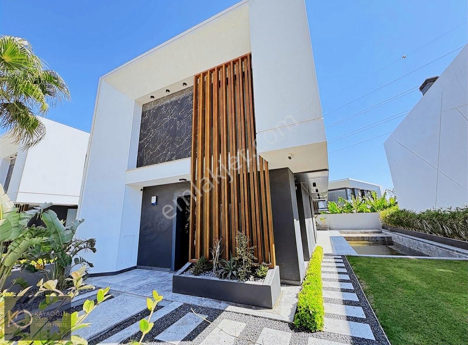 Kayaoğlun'dan Çeşme Alaçatı'da 4+1 Mustakil Havuzlu Lüx Villa