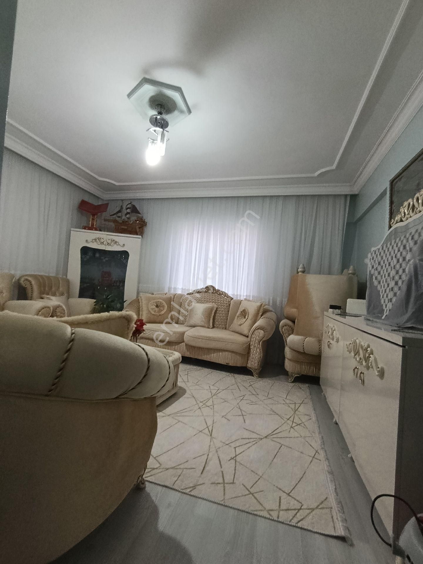 Bağlar Polis Okulunda Satılık 3+1 Doğalgazlı Asansörlü 3 Kat Daire