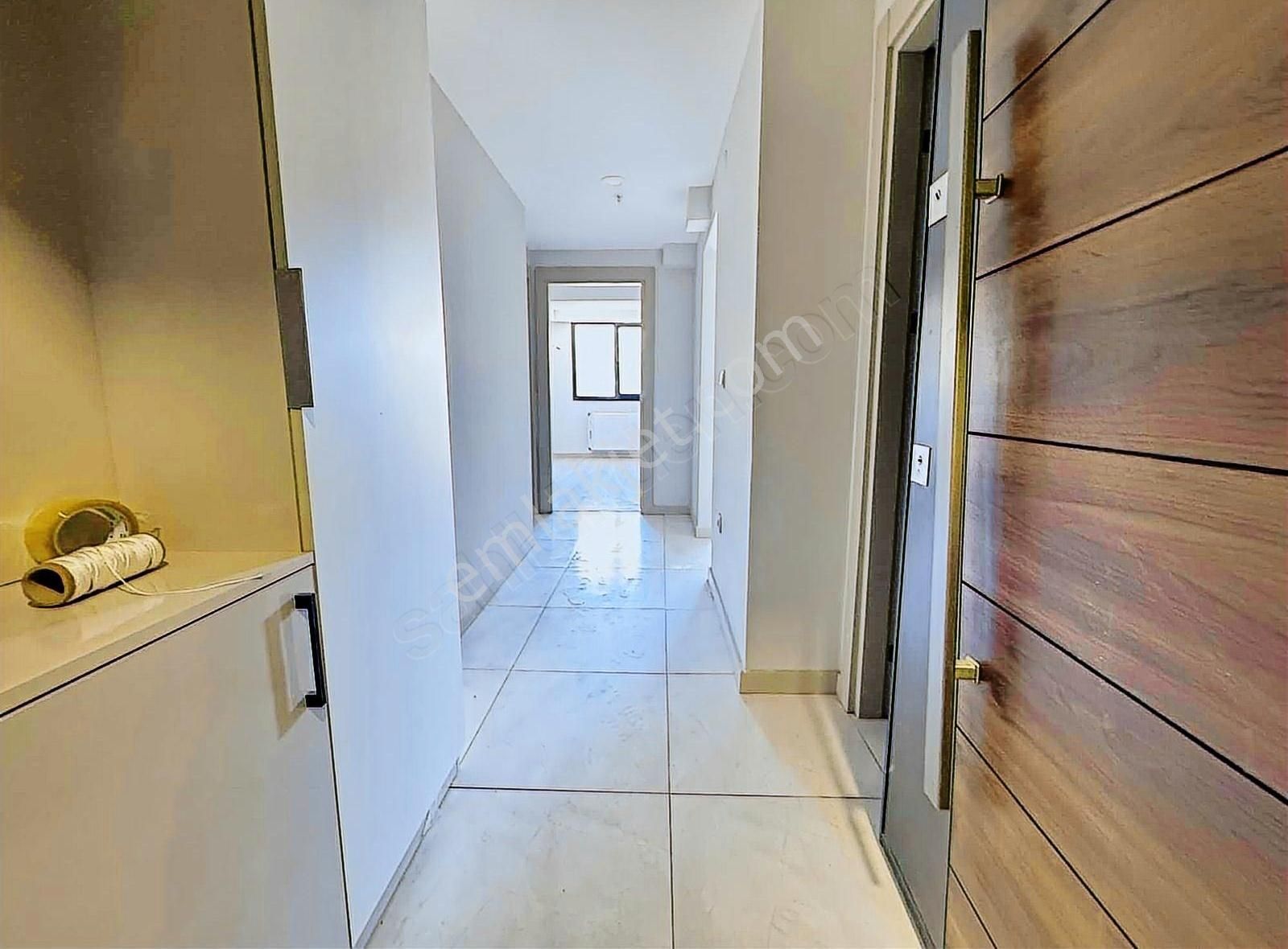 Bayraklı İzka Royal Sıfır 2+1 Kiralık Havuzlu Daire