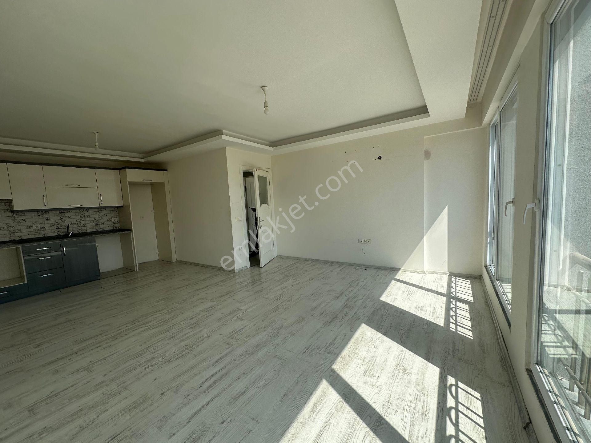 Uğur'dan Seydikemer Merkezde Arakat Kullanışlı 1+1 Satılık Daire