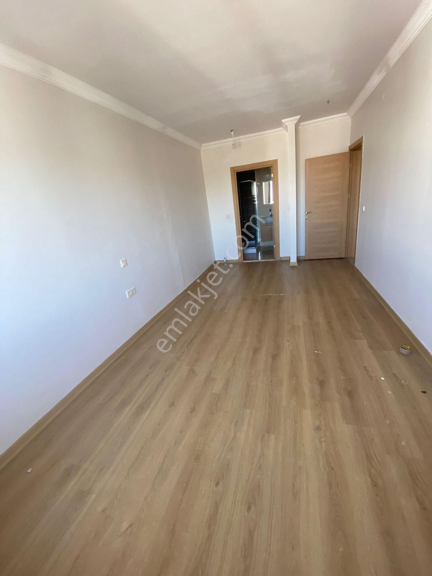 Krc'den Kısa Bloklarda Kiralık 3+1 Daire - Görsel 12
