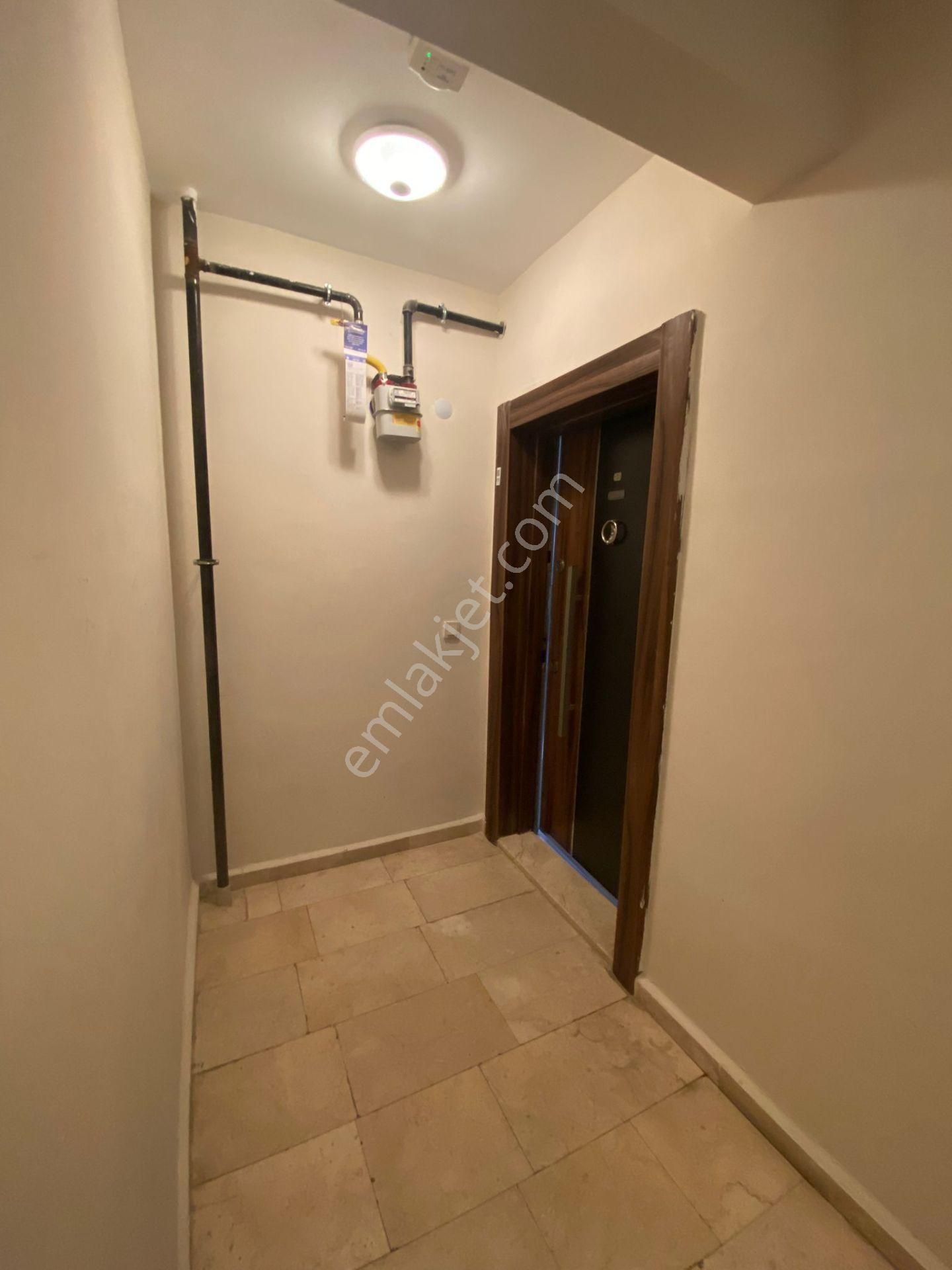 Krc'den Kısa Bloklarda Kiralık 3+1 Daire - Görsel 2
