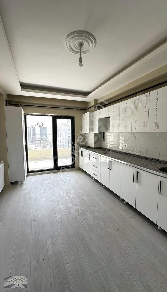 Ydn Emlak'tan Alipaşada Site İçinde Kiralık 3+1 Sıfır Daire