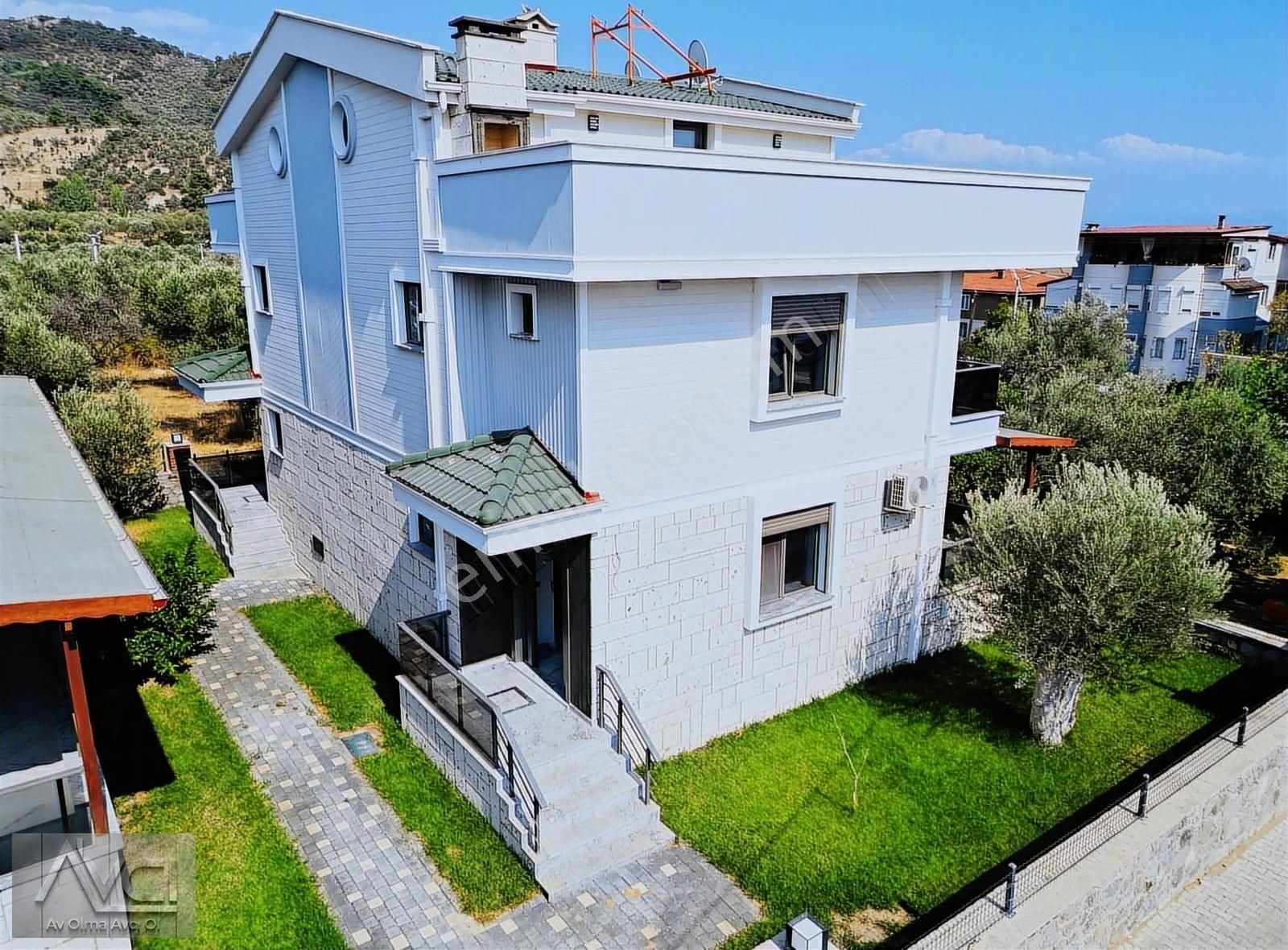 Avcı'dan Altınoluk'ta Bahçeli Müstakil Geniş Odalı Sıfır Villa - Görsel 2