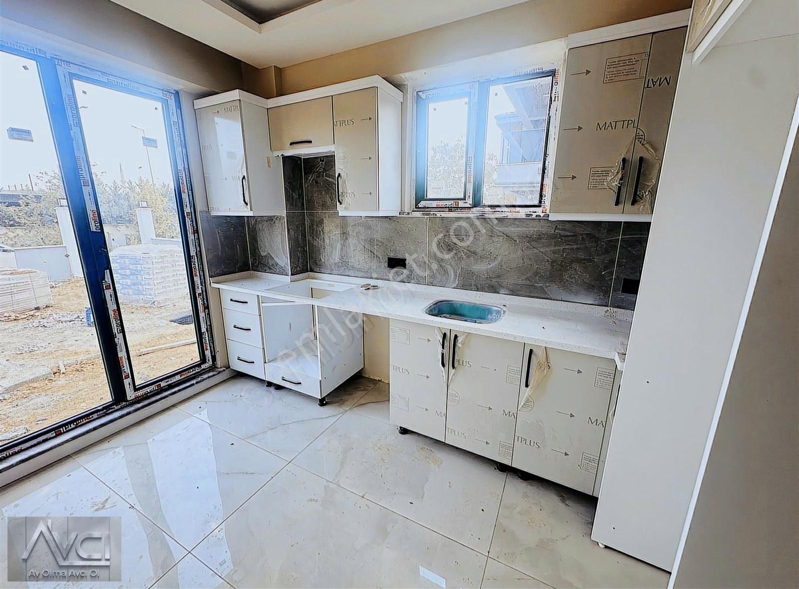 Avcı'dan Altınoluk Narlı'da 700m2 Arsa Havuzlu Müstakil Villa - Görsel 3