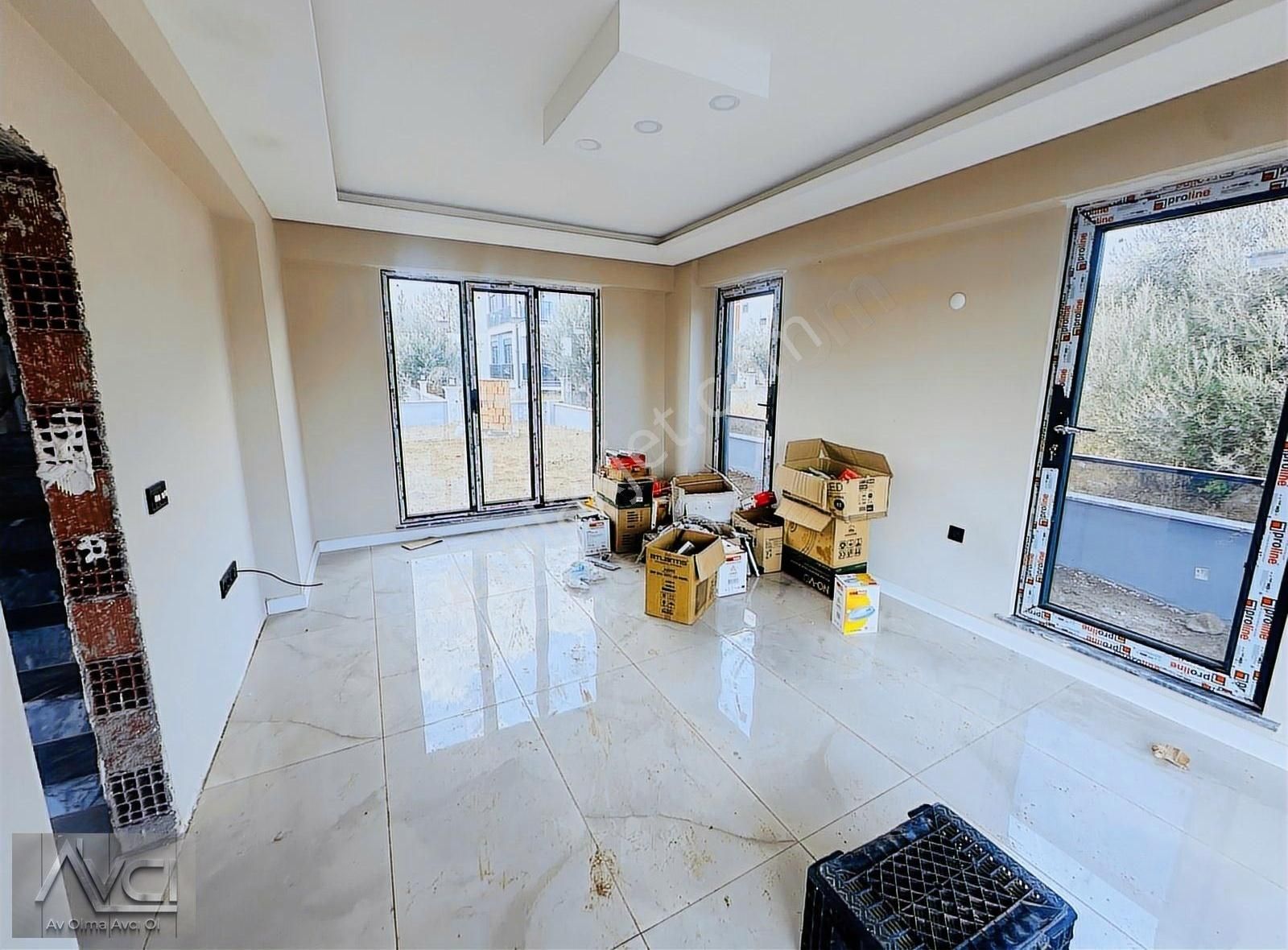 Avcı'dan Altınoluk Narlı'da 700m2 Arsa Havuzlu Müstakil Villa - Görsel 2