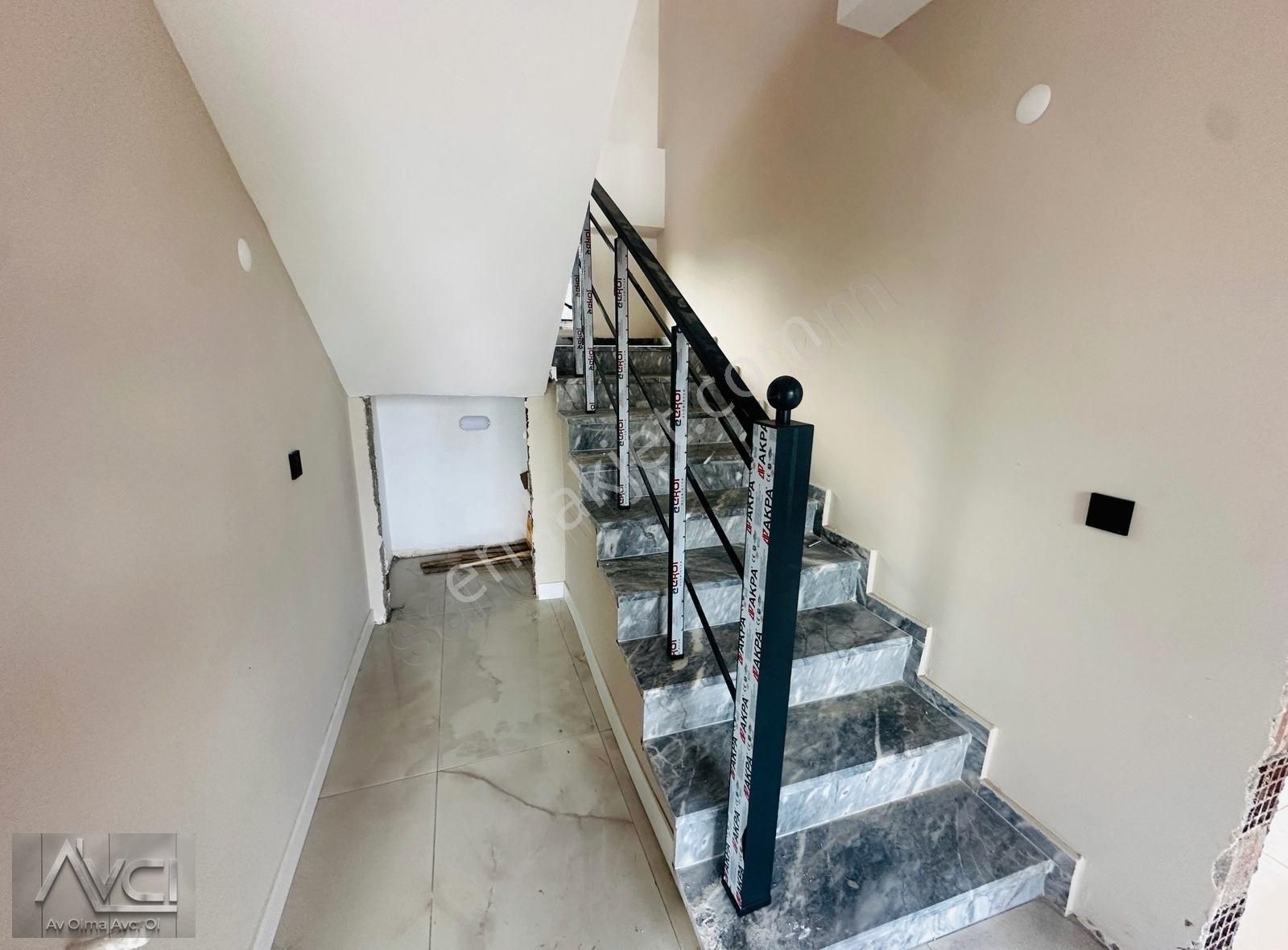 Avcı'dan Altınoluk Narlı'da 700m2 Arsa Havuzlu Müstakil Villa - Görsel 6