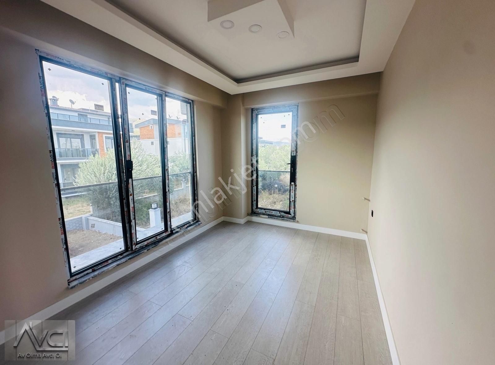 Avcı'dan Altınoluk Narlı'da 700m2 Arsa Havuzlu Müstakil Villa - Görsel 8