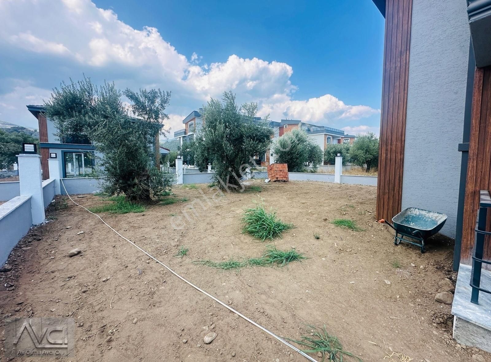 Avcı'dan Altınoluk Narlı'da 700m2 Arsa Havuzlu Müstakil Villa - Görsel 7