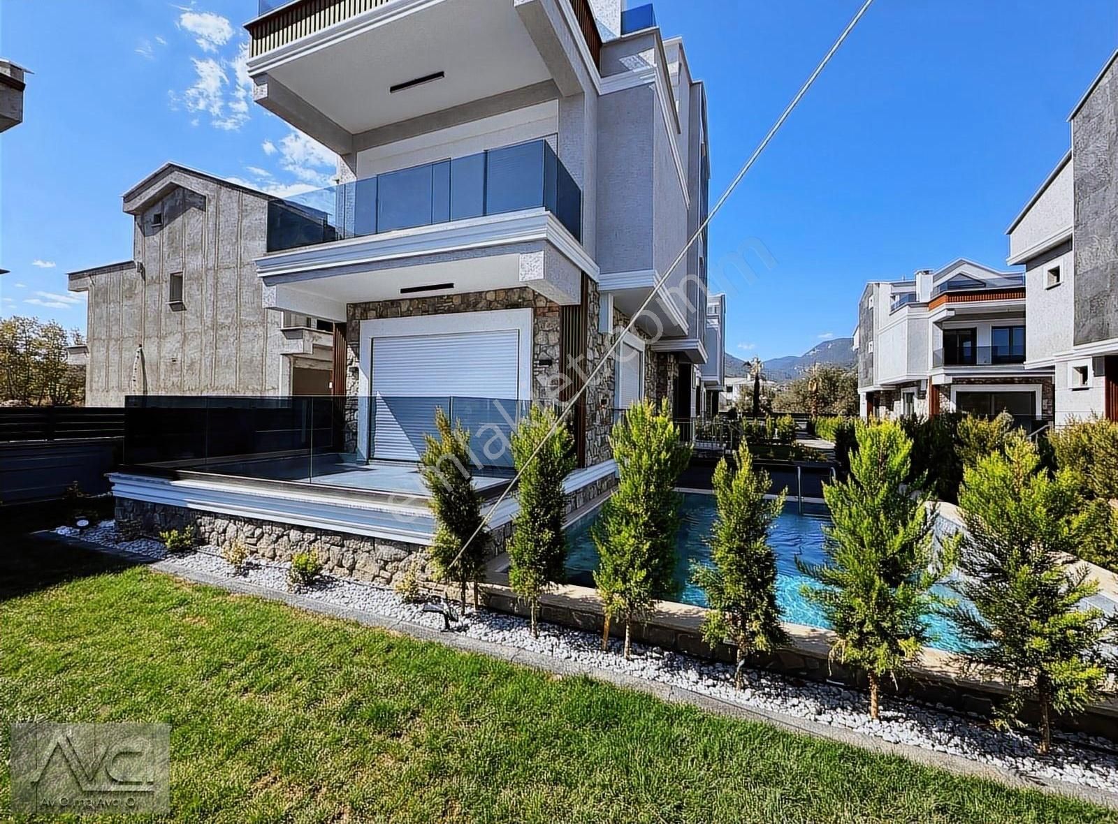 Avcı'dan Güre Tahtakuşlar Deniz 400mt Müstakil Havuzlu 4+1 Villa