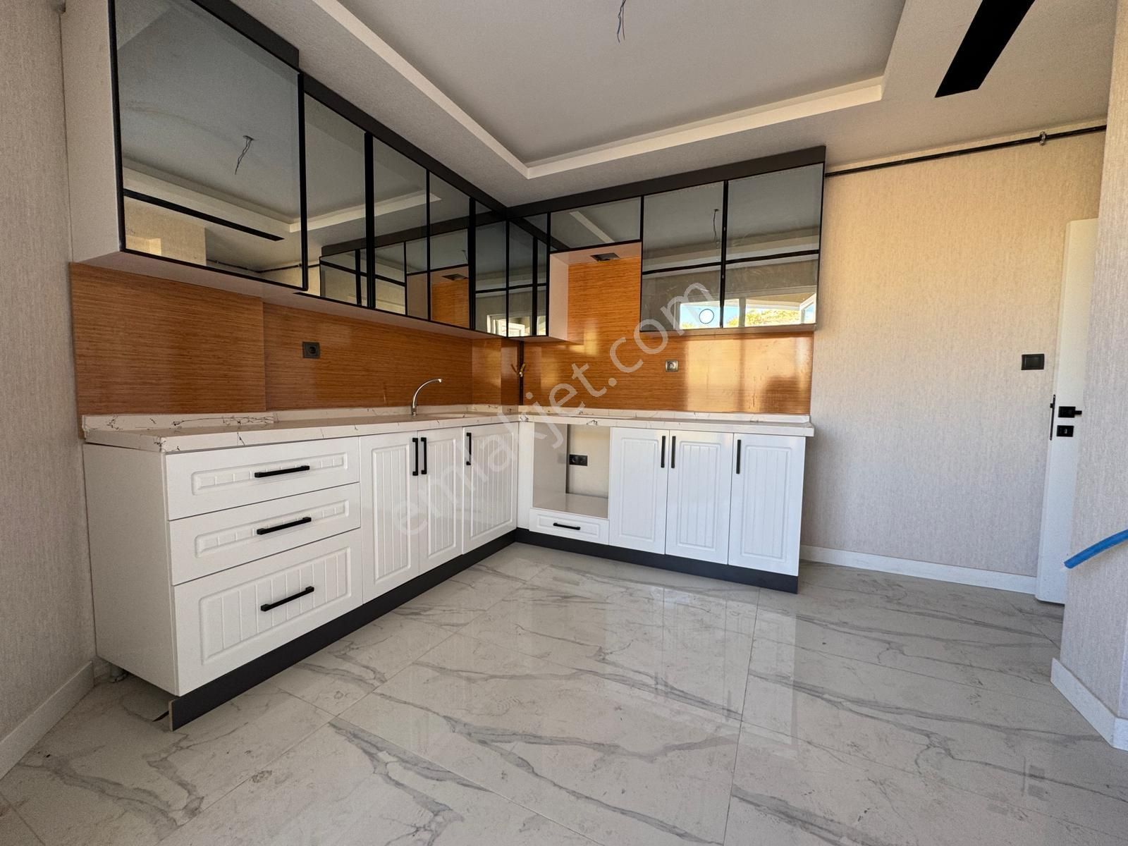 Bağlum Bulvarı Yakınında Cadde Üzeri Full Lüks Yapılı 3+1 Daire! - Görsel 2