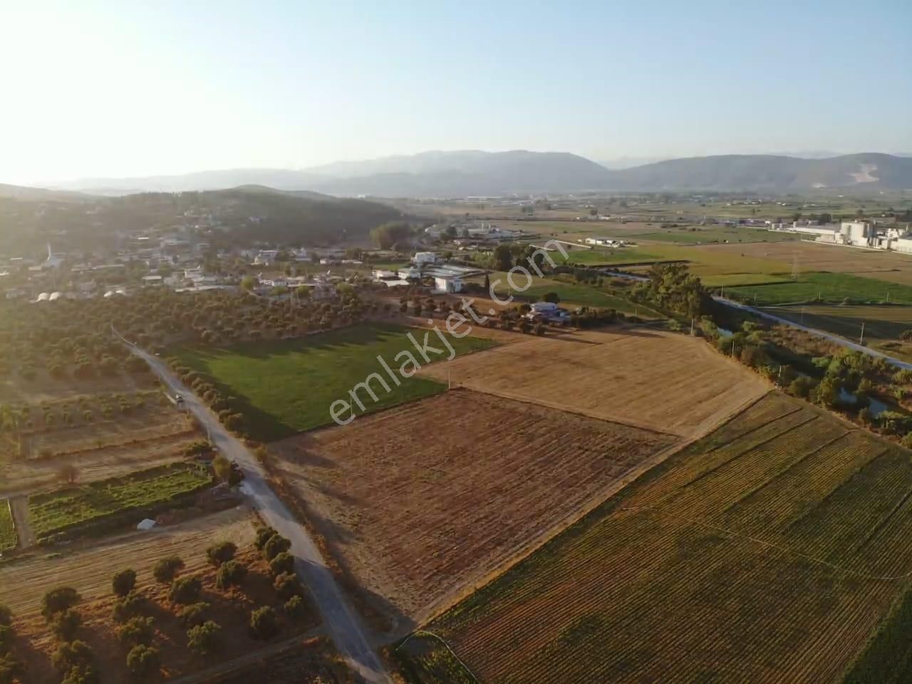 Milas Akyol'da- Resmi Elektrik / Su İçinde - 105m Resmi Yol Cepheli - 10.415 M2 Satılık Kupon Tarla - Görsel 29