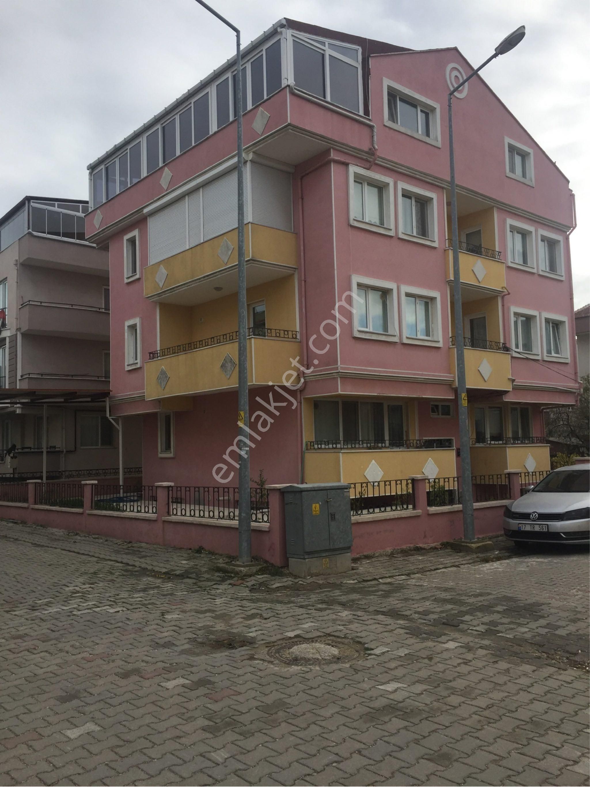 Üniversite Girişine Ve Sahile 200 M. Mesafede 1+1 Mükemmel Konum