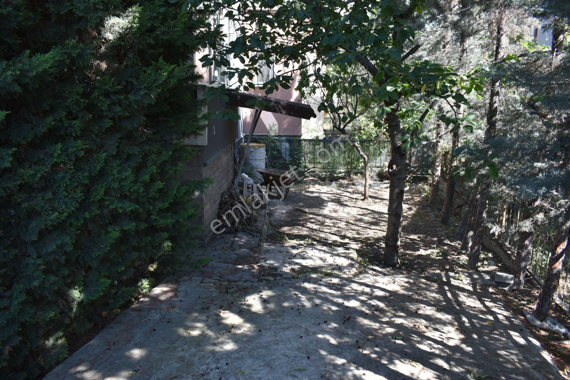 Rıza Acar'dan Velüx Avm Yanında Köşe Bahçeli Full Yapılı Müstakil - Görsel 4