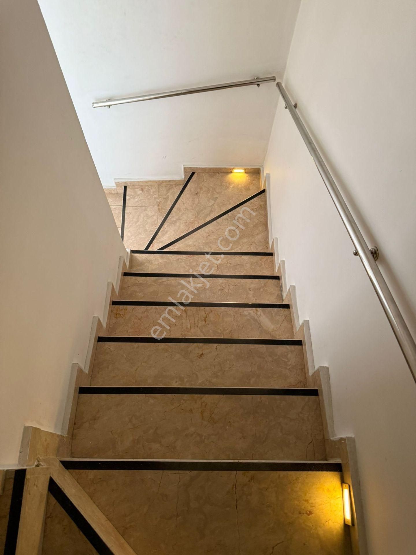 Rıza Acar'dan Velüx Avm Yanında Köşe Bahçeli Full Yapılı Müstakil - Görsel 32