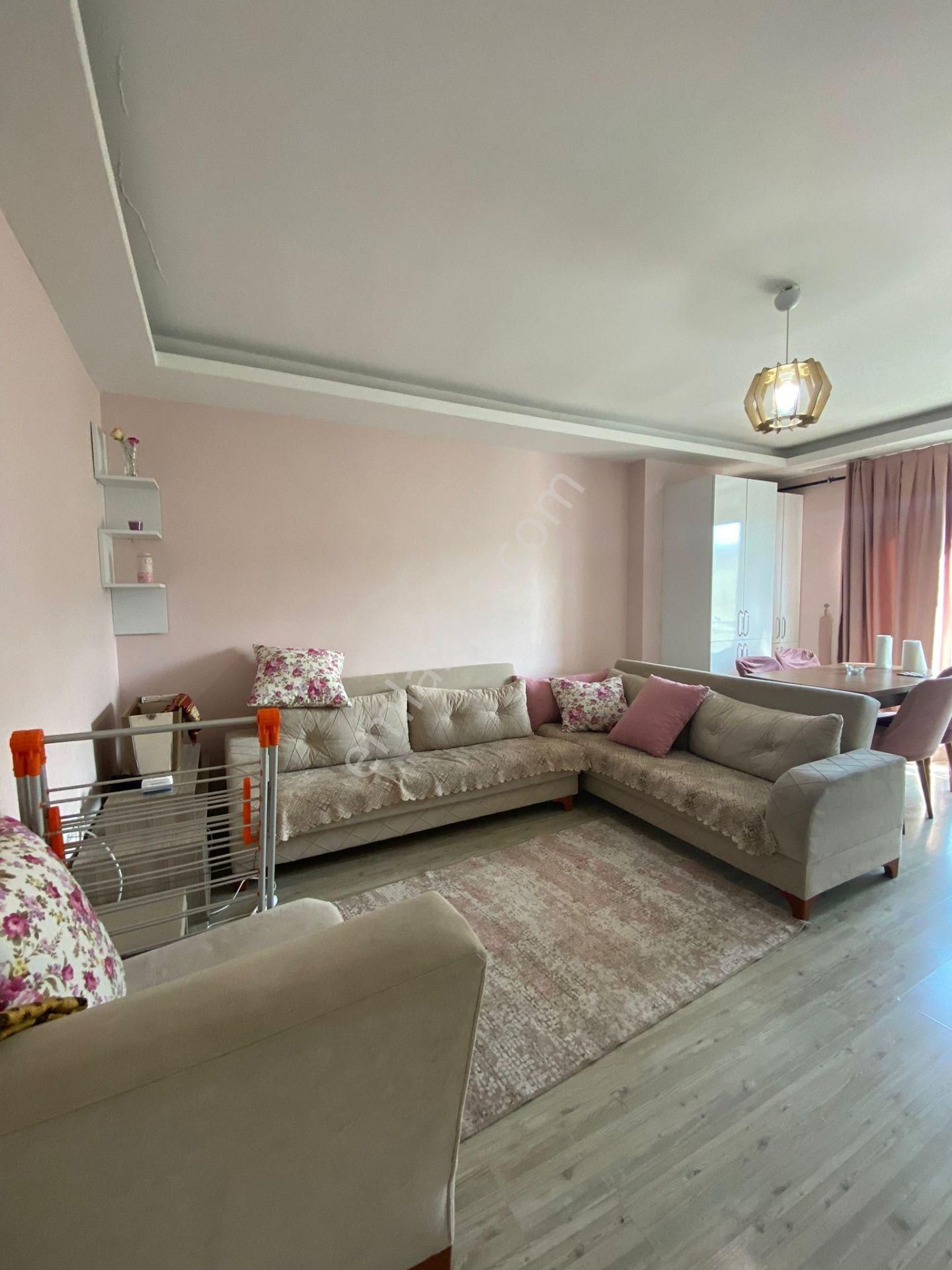 Esenyurt Kıraç Hürriyet Mahallesi 1+1 2.kat Eşyalı Kiralık Daire Butik Site İçerisinde Herkese Uygun