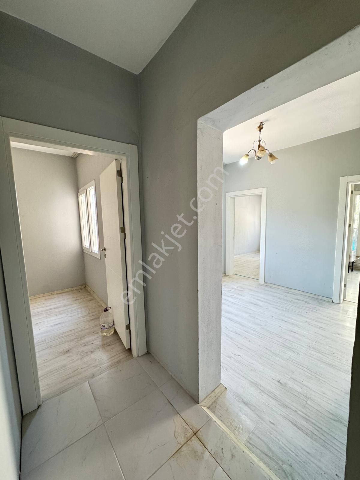 İzmir Karabağlar Yeşilyurt Mah.de Satılık 79m2 3 Katlı Mustakil - Görsel 21