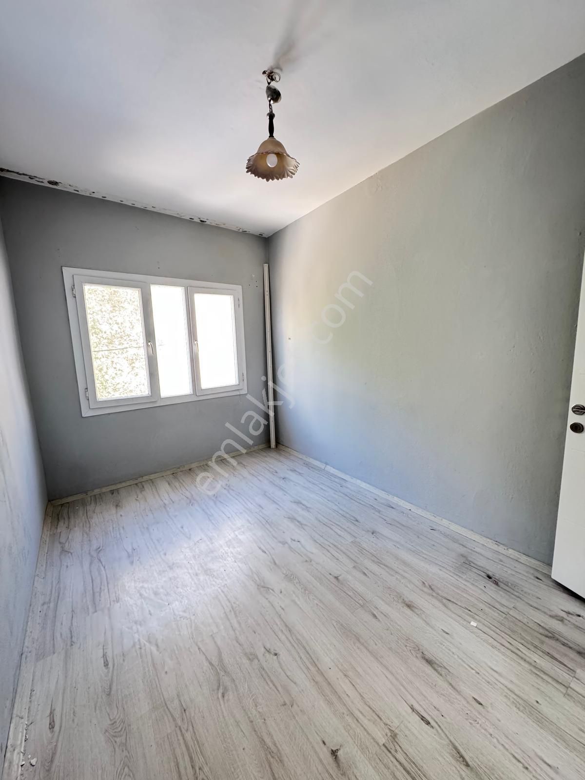 İzmir Karabağlar Yeşilyurt Mah.de Satılık 79m2 3 Katlı Mustakil - Görsel 20