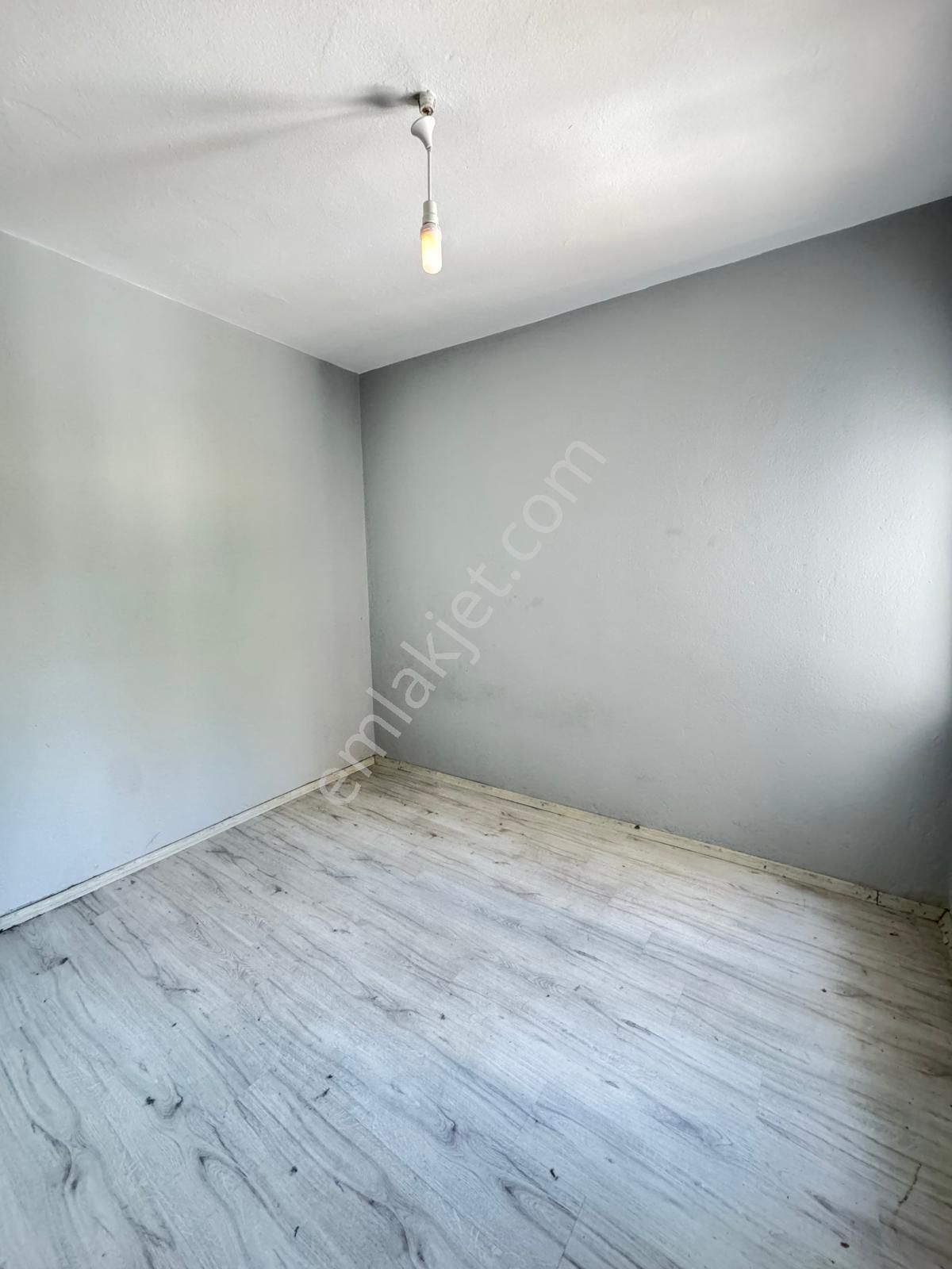 İzmir Karabağlar Yeşilyurt Mah.de Satılık 79m2 3 Katlı Mustakil - Görsel 22