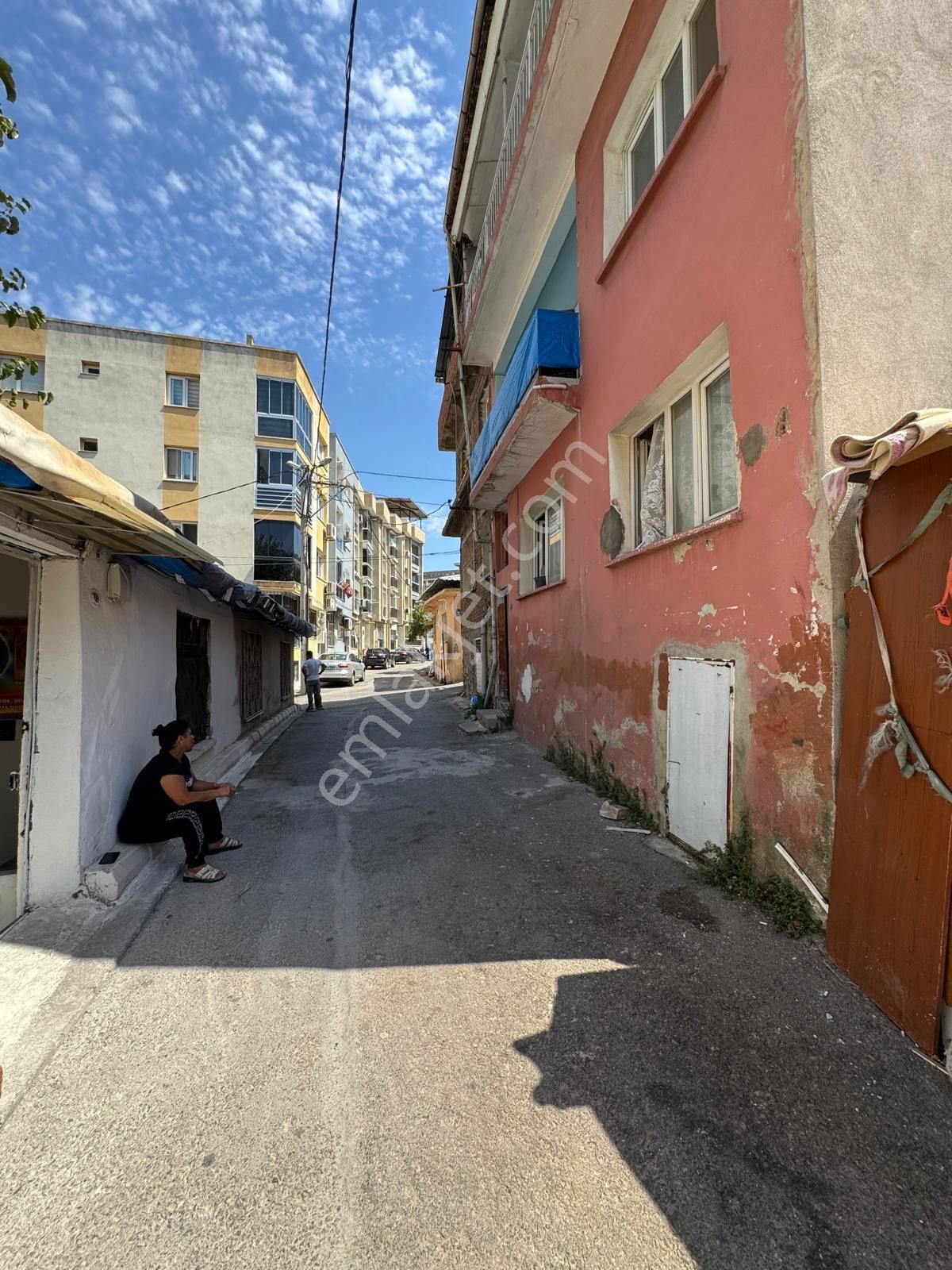 İzmir Karabağlar Yeşilyurt Mah.de Satılık 79m2 3 Katlı Mustakil - Görsel 30