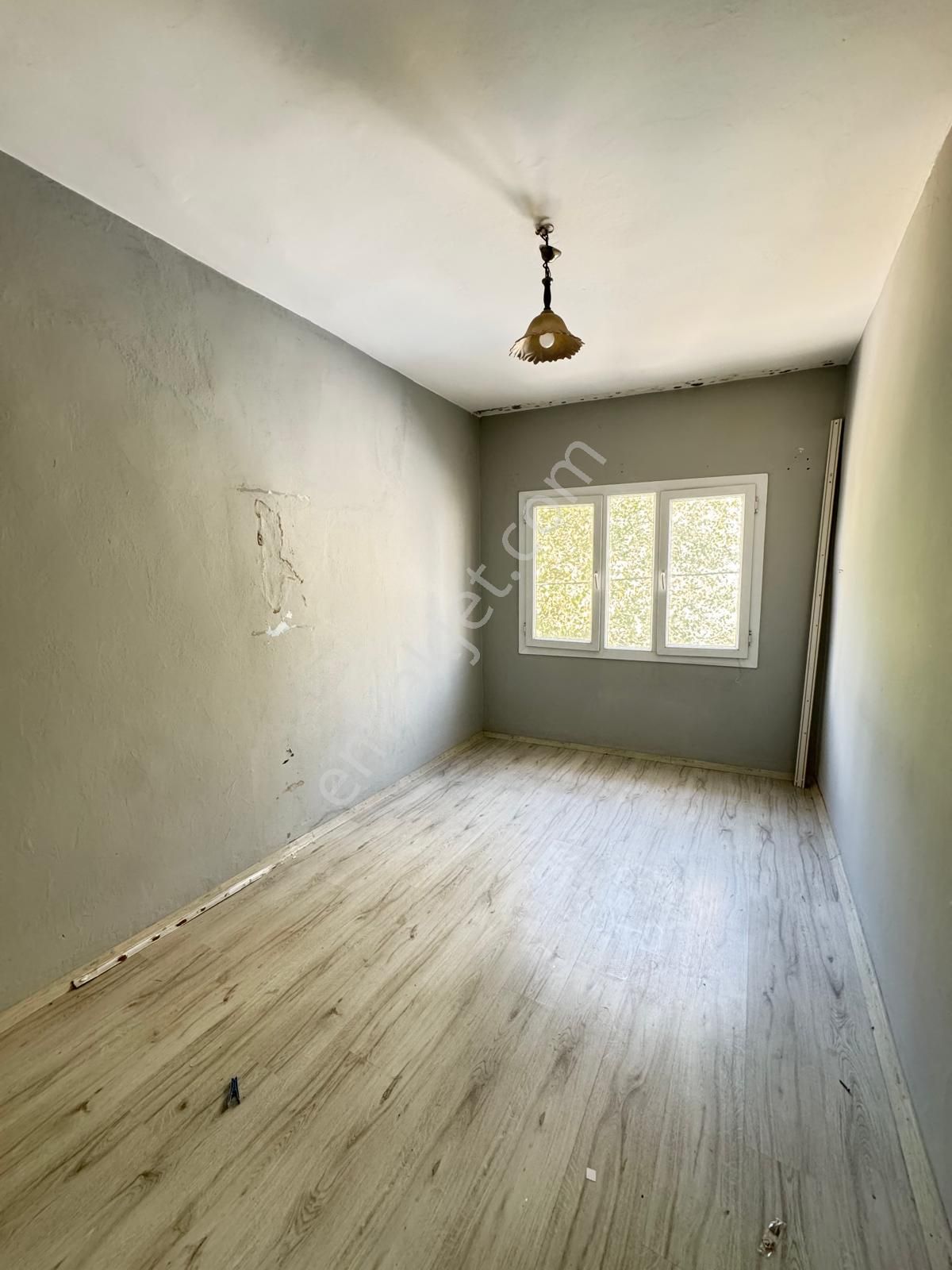 İzmir Karabağlar Yeşilyurt Mah.de Satılık 79m2 3 Katlı Mustakil - Görsel 18