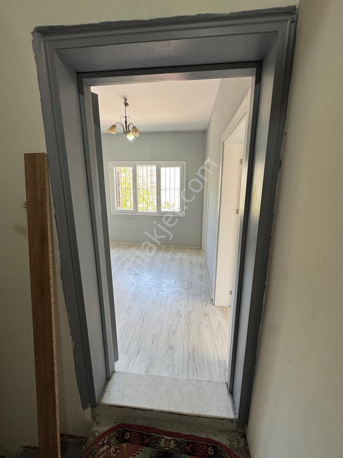 İzmir Karabağlar Yeşilyurt Mah.de Satılık 79m2 3 Katlı Mustakil - Görsel 2