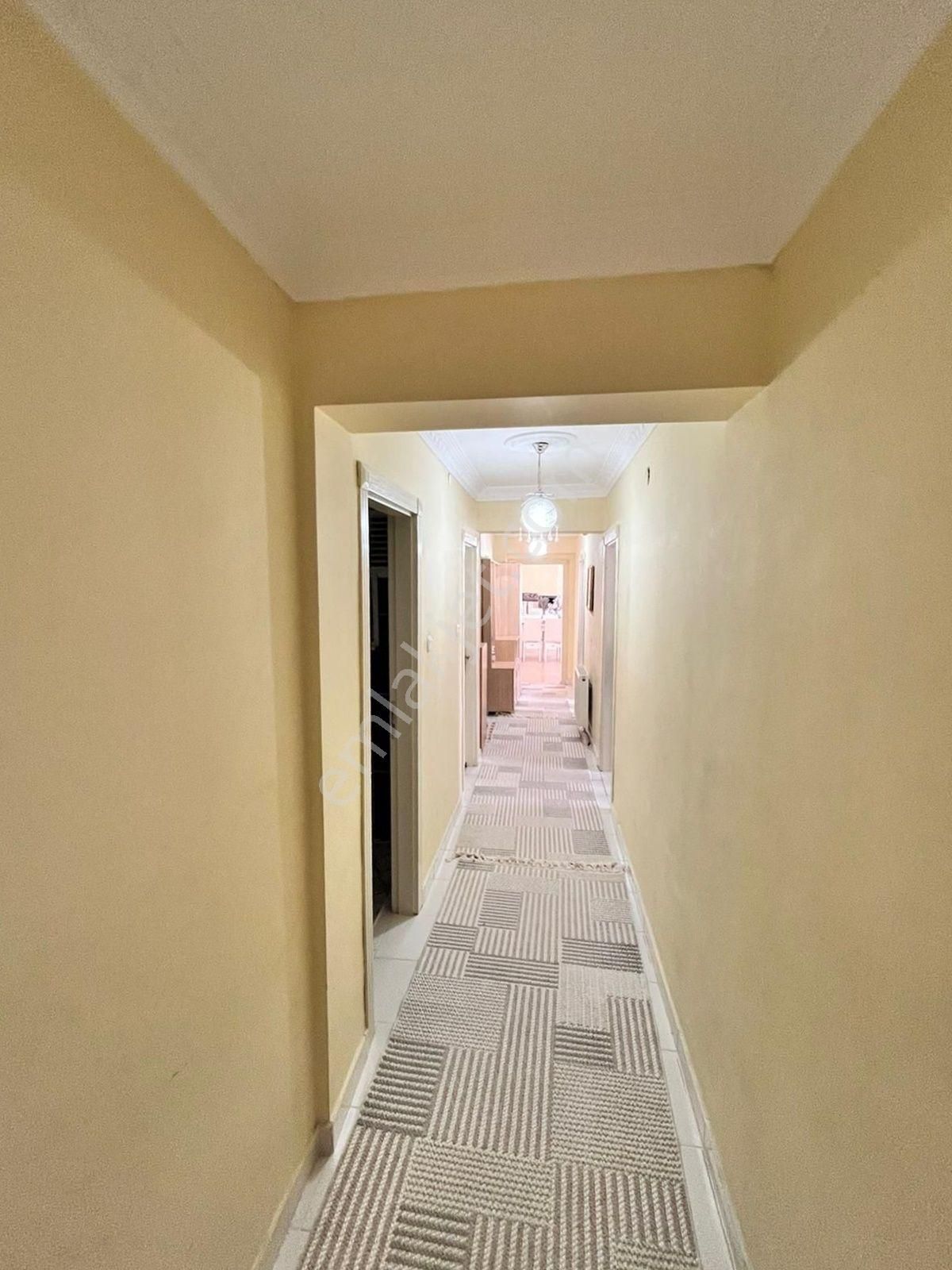 Beşikkaya'da Merkezi Konumda 3+1 Ara Katta Satılık Daire !! - Görsel 13